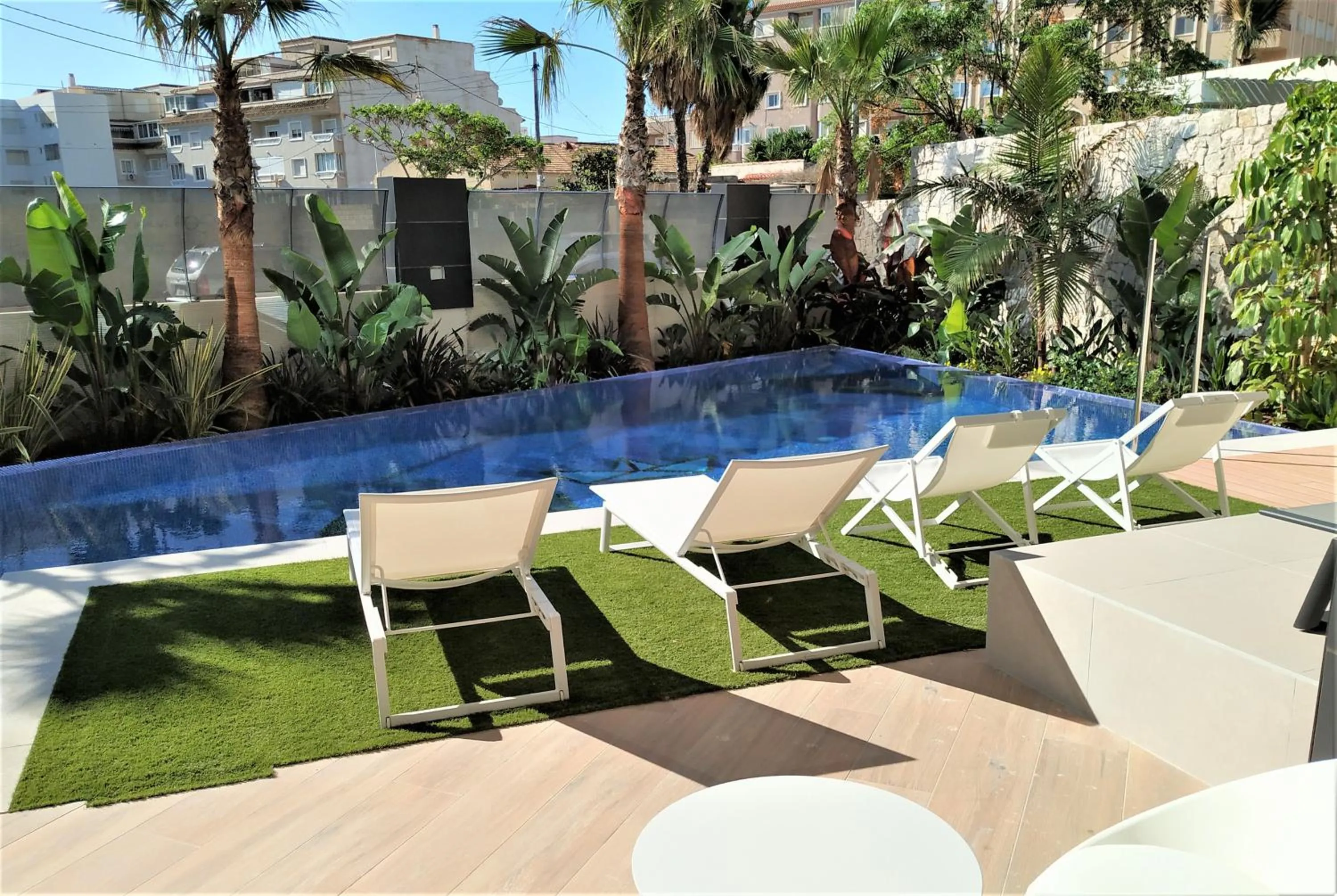 Swimming pool in Ahoy Apartments