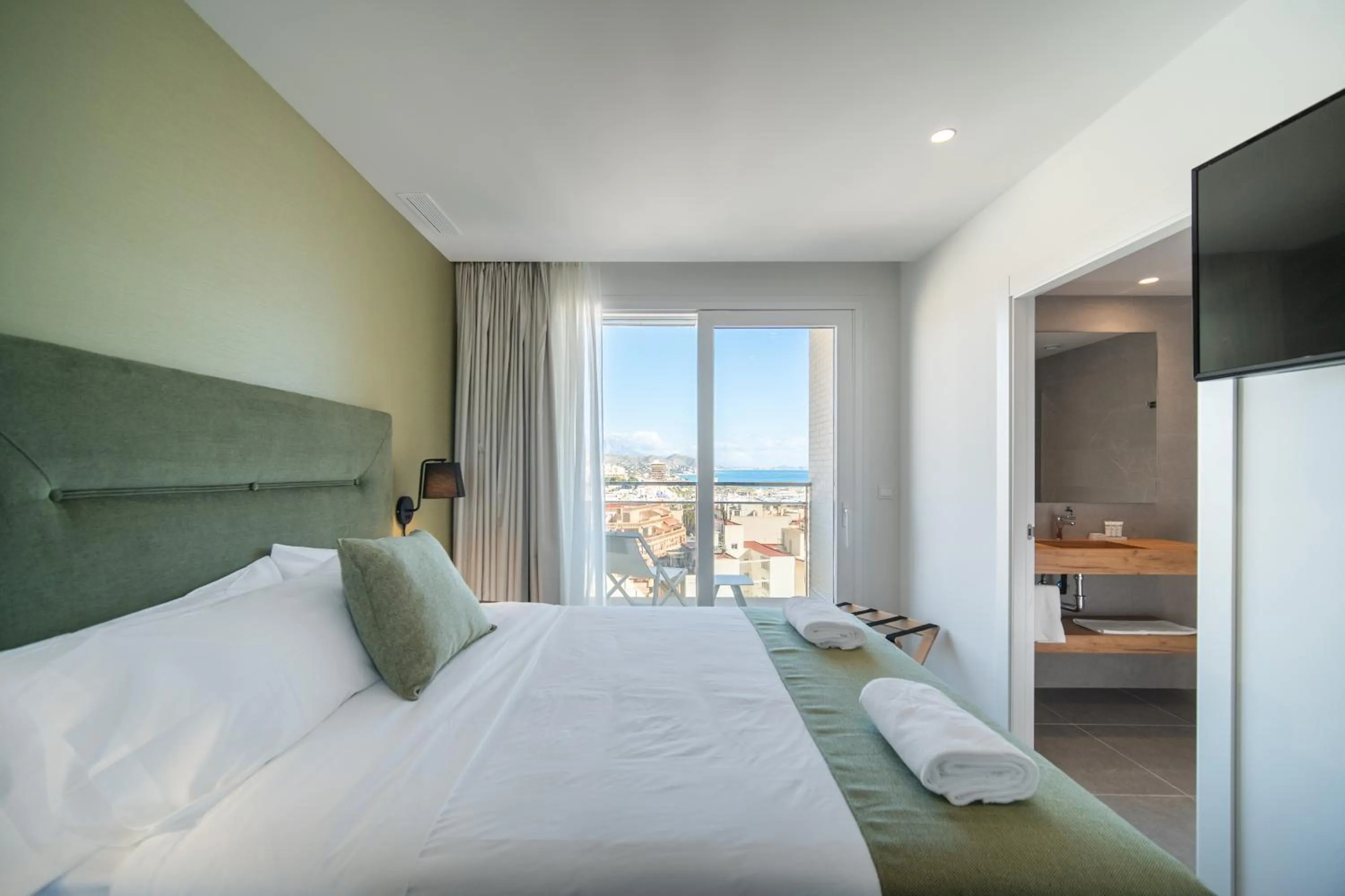 Photo of the whole room, Bed in Ahoy Apartments