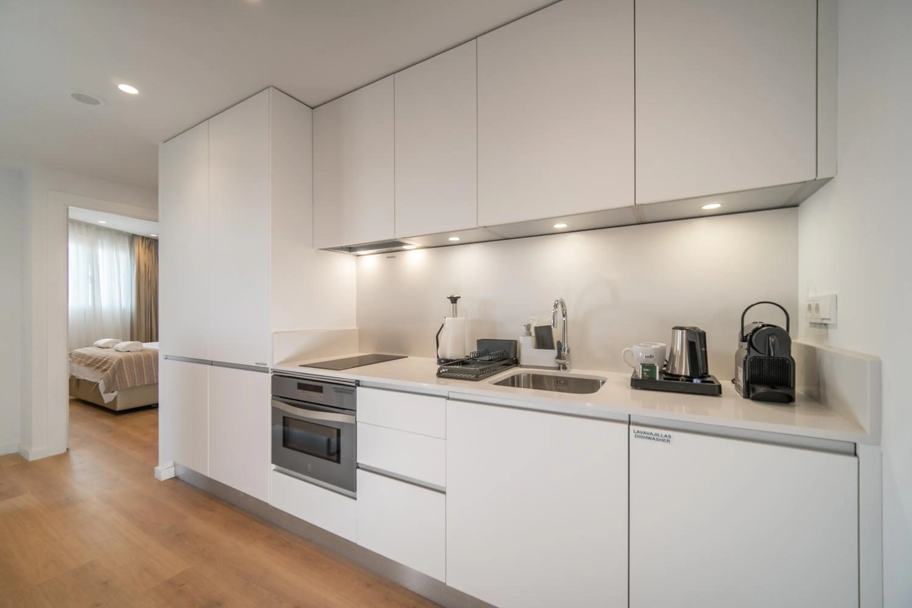 Kitchen or kitchenette in Ahoy Apartments