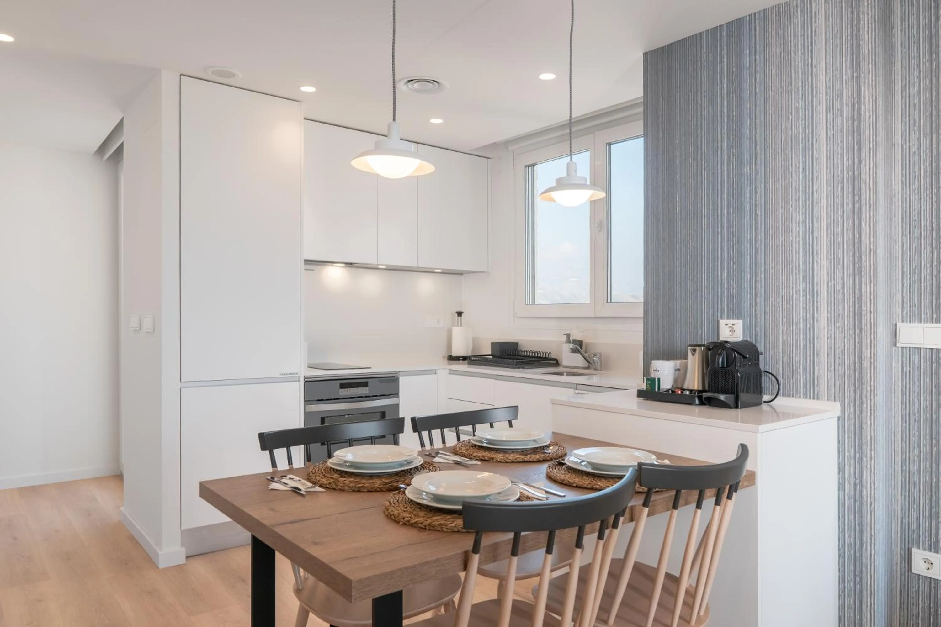 Kitchen or kitchenette in Ahoy Apartments