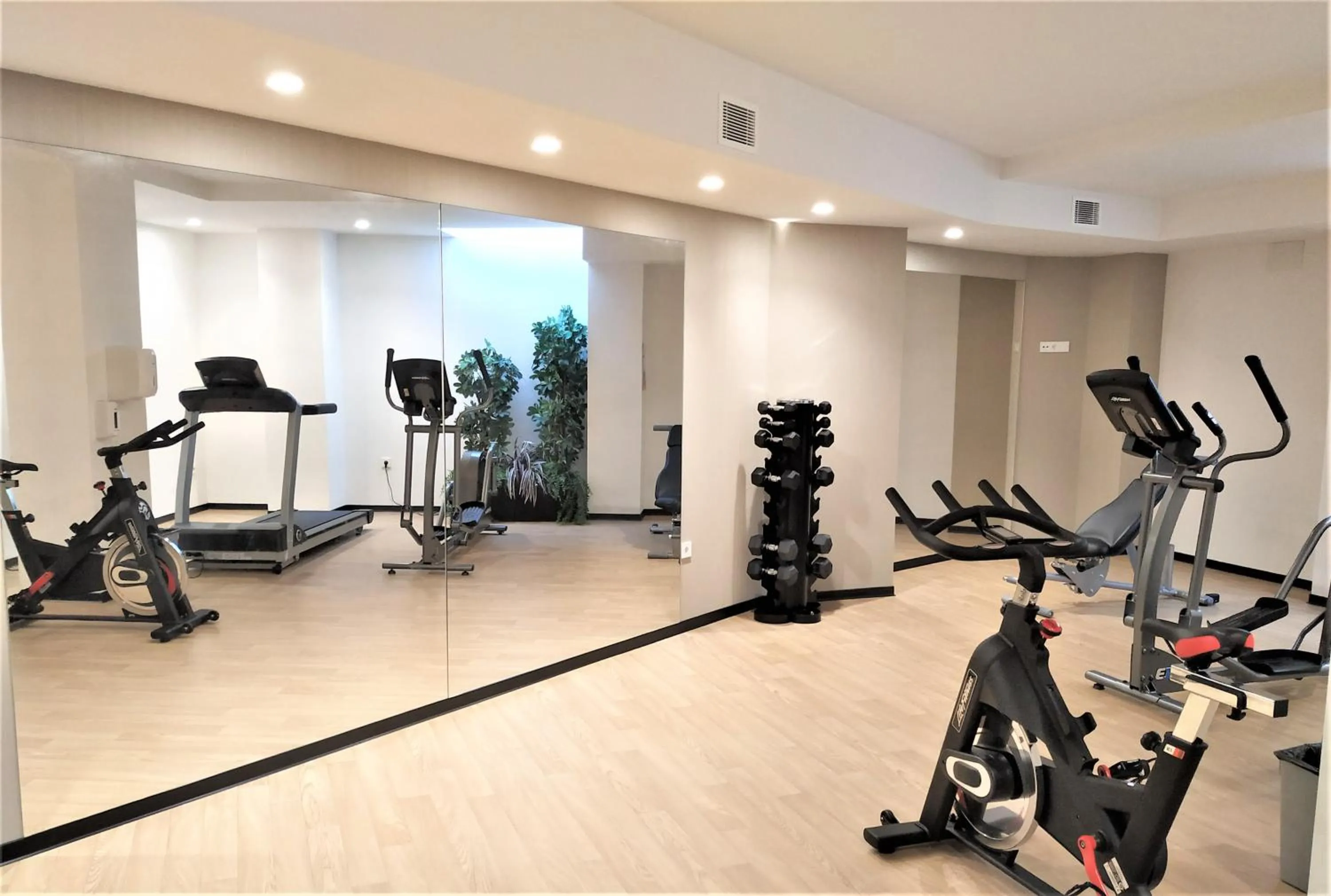 Fitness centre/facilities in Ahoy Apartments