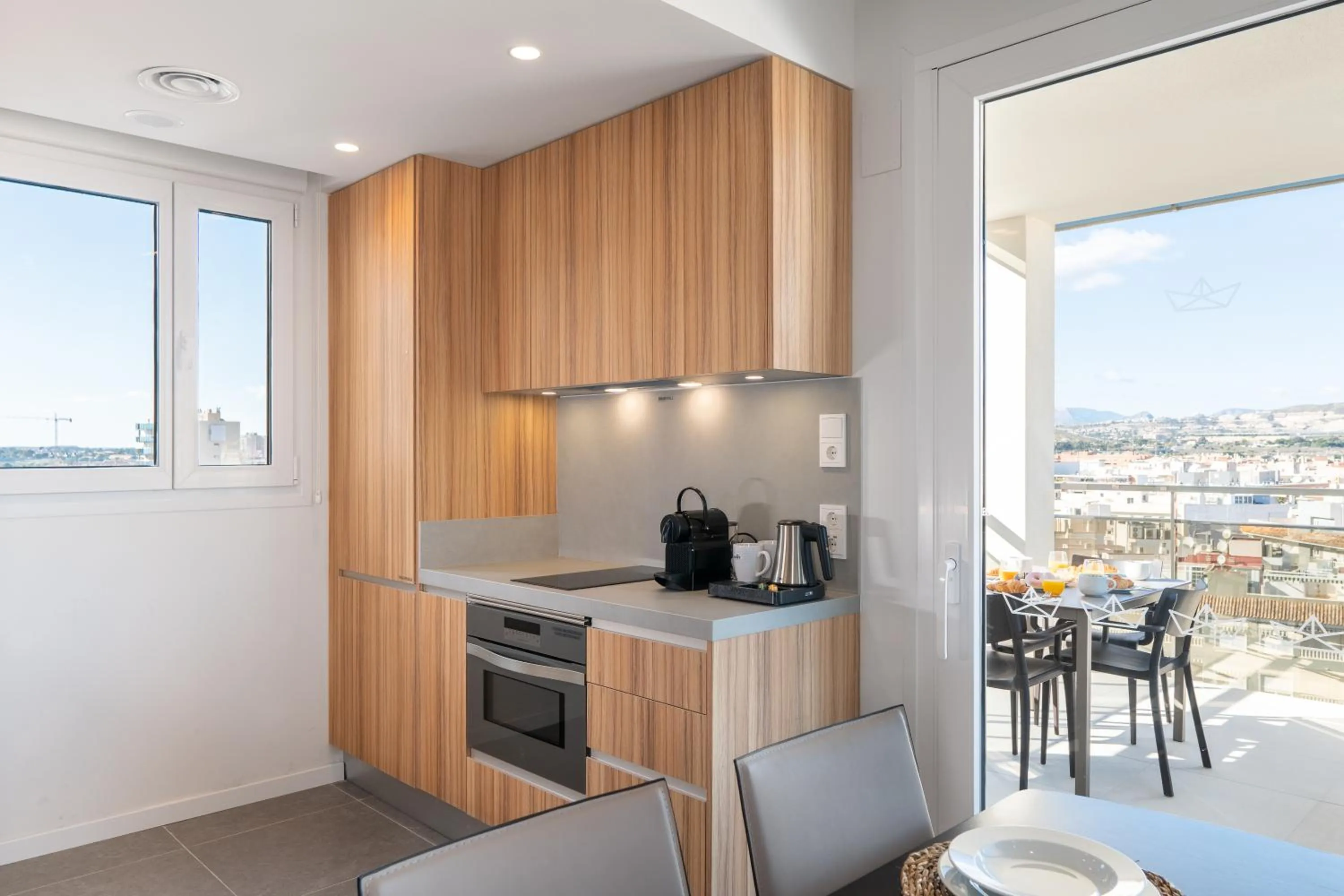 Kitchen or kitchenette in Ahoy Apartments