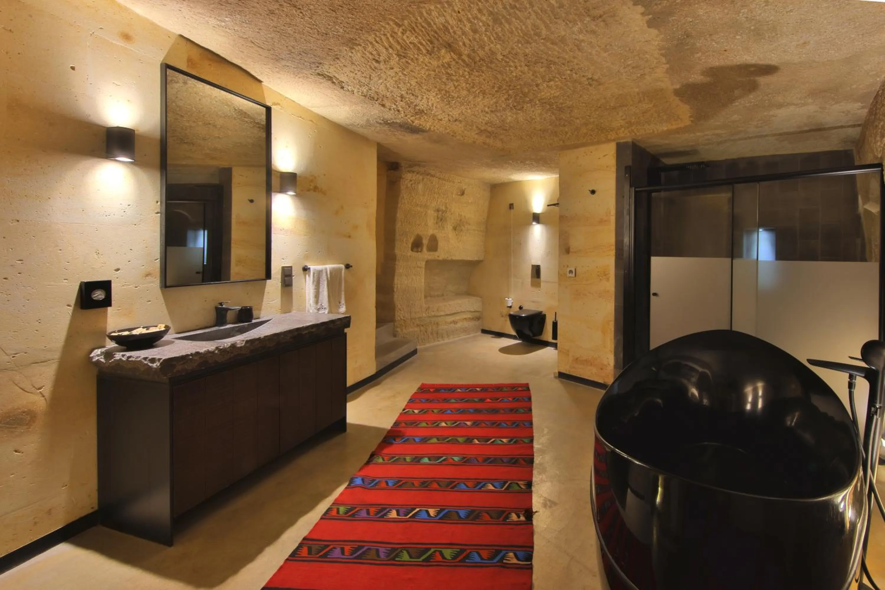 Shower in Carus Cappadocia