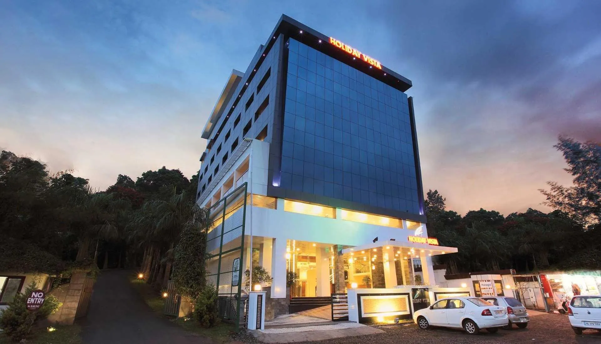 Property building in Holiday Vista Thekkady a premium hotel near periyar wild life sanctuary with sky view pool