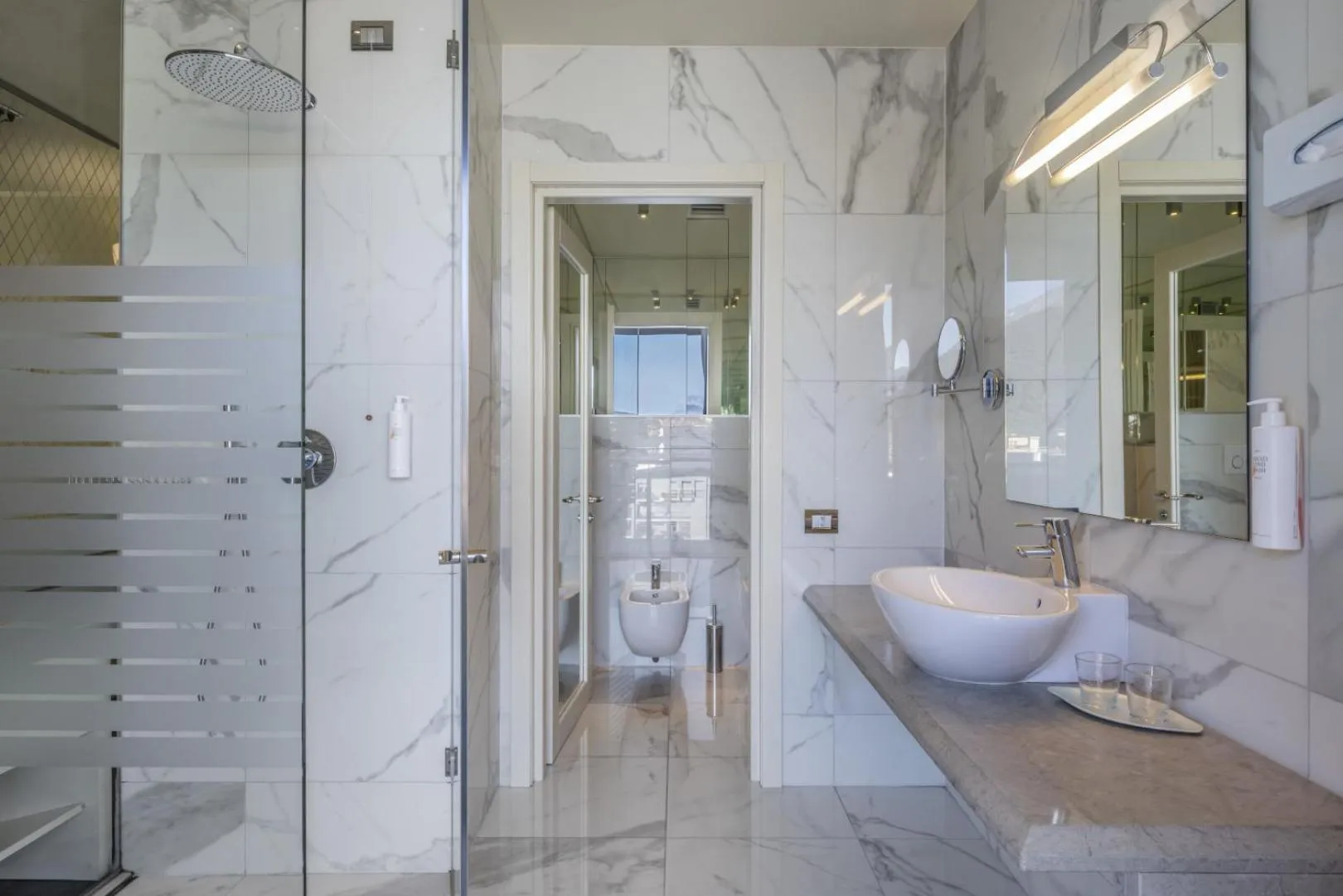 Bathroom in Garda Suite Hotel - Tonelli Hotels