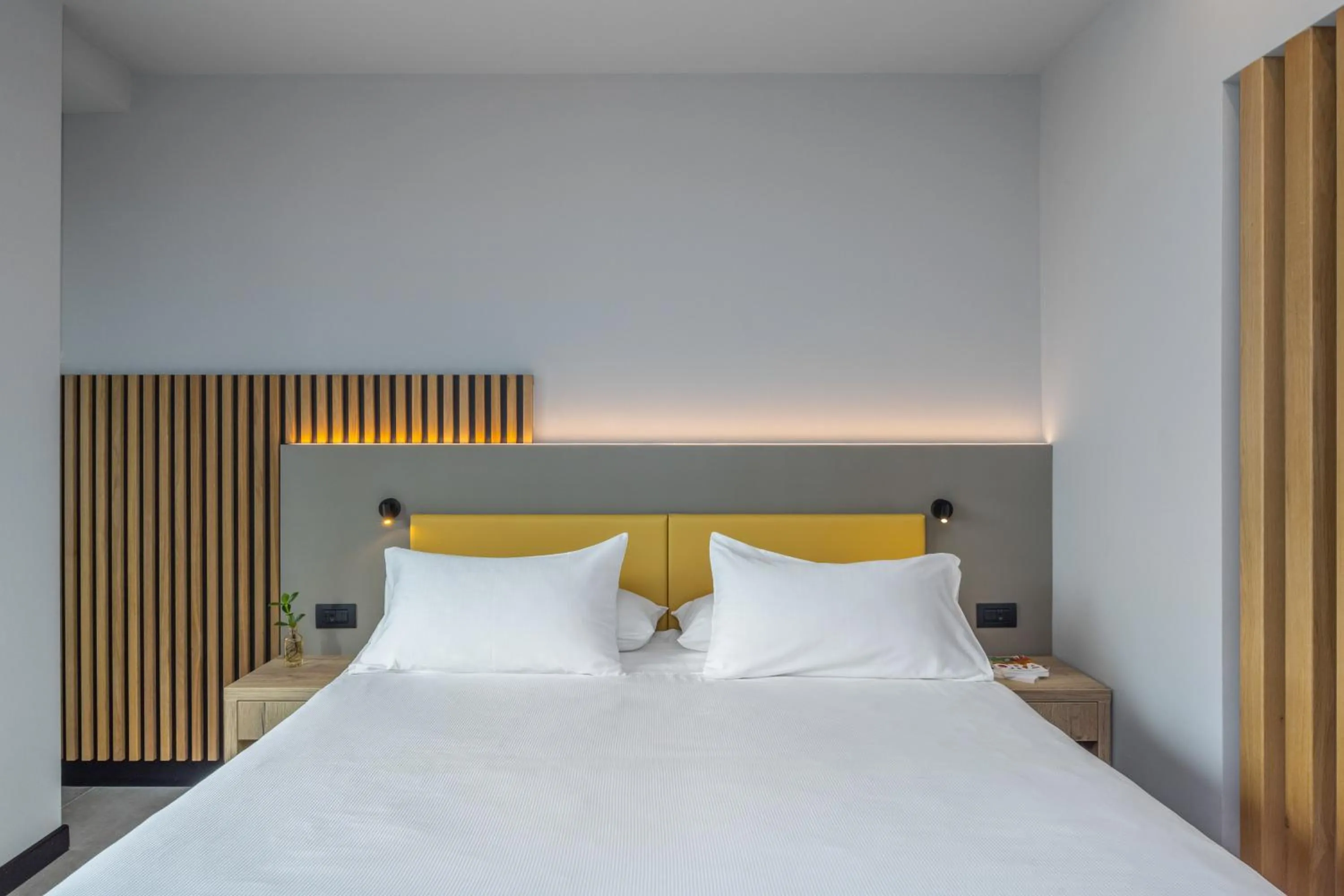 Bedroom, Bed in Garda Suite Hotel - Tonelli Hotels