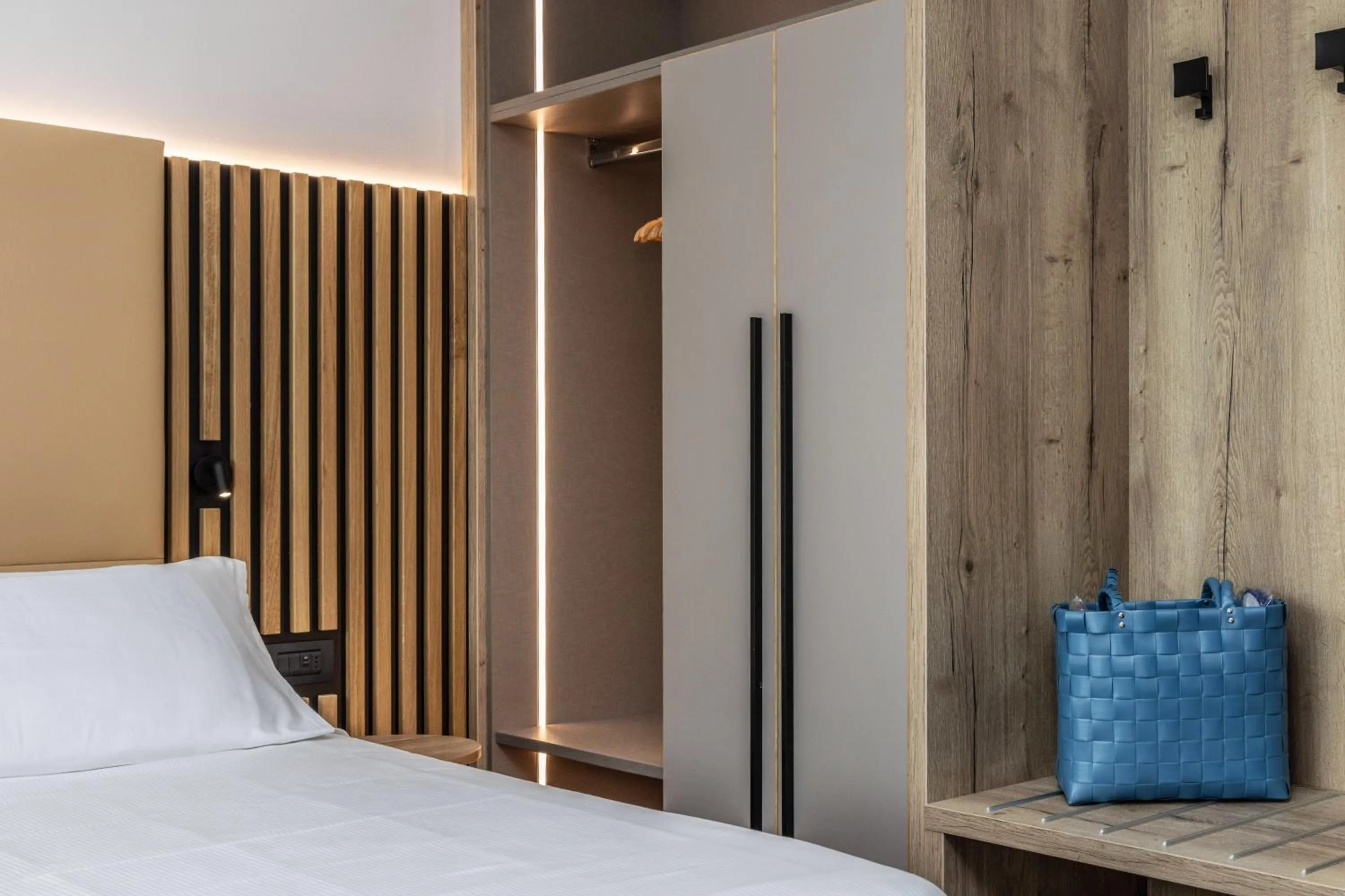 Bedroom, Bed in Garda Suite Hotel - Tonelli Hotels