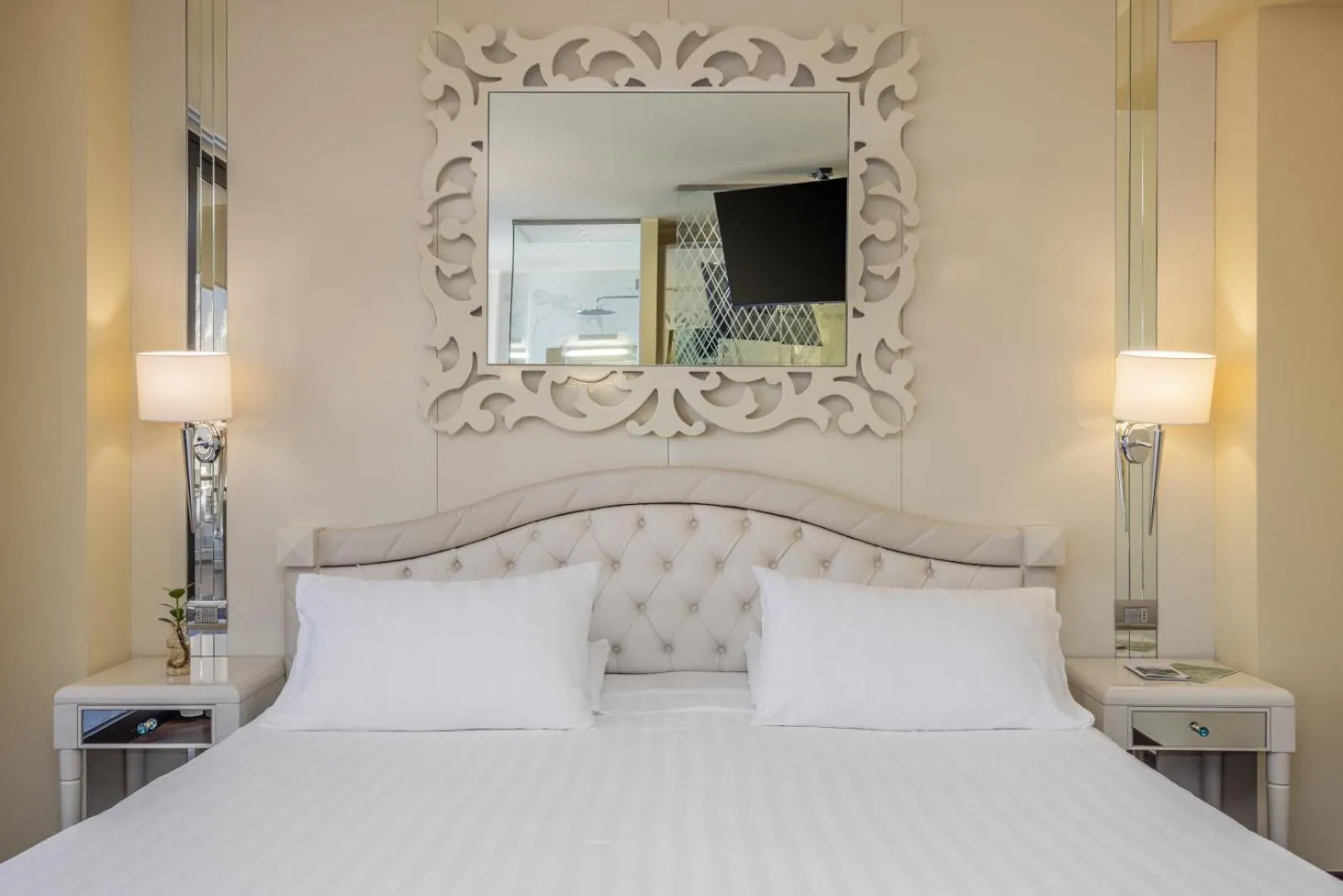 Bedroom, Bed in Garda Suite Hotel - Tonelli Hotels