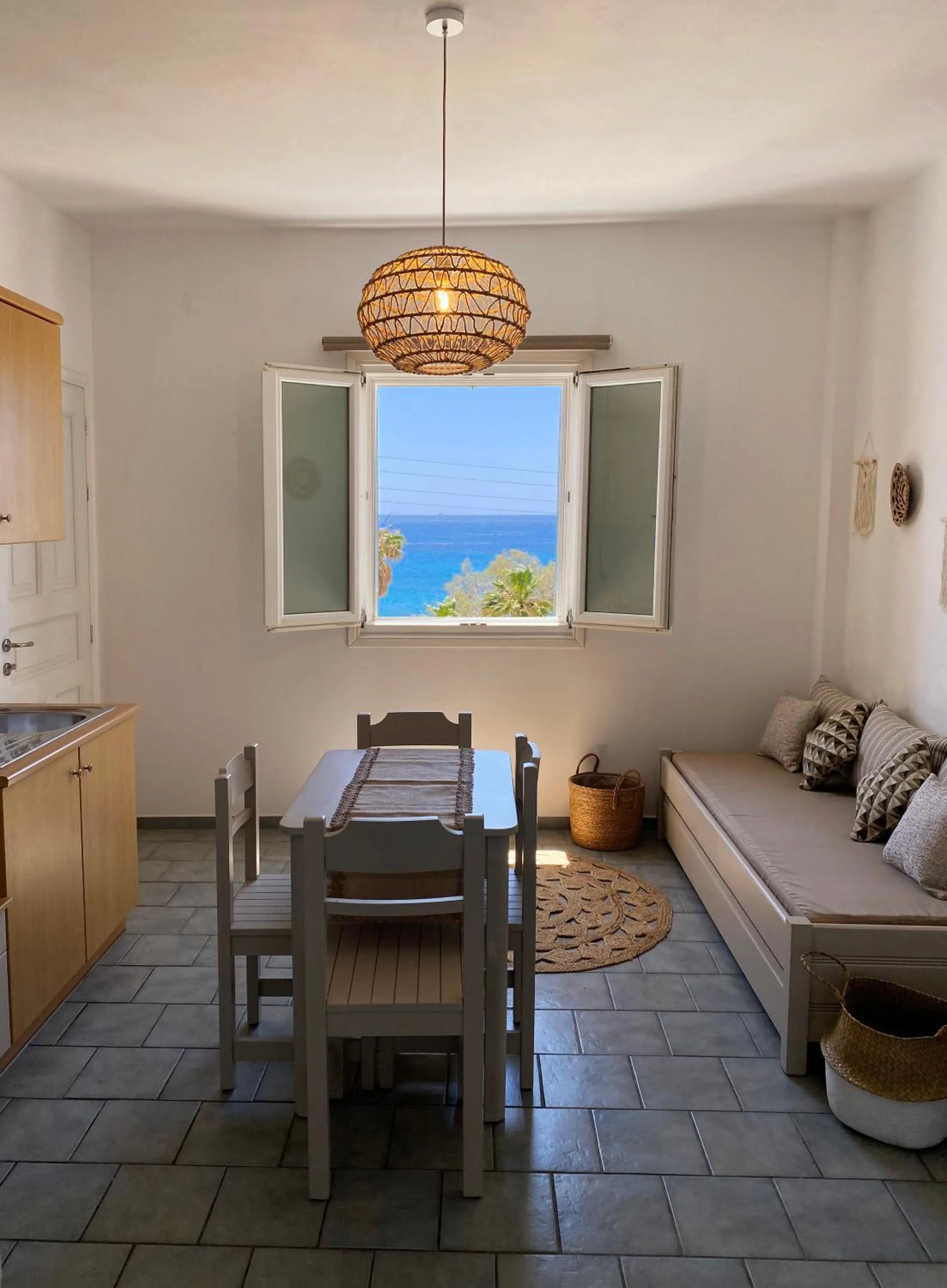 Day in Agnadi Syros Beachfront Studios & Rooms
