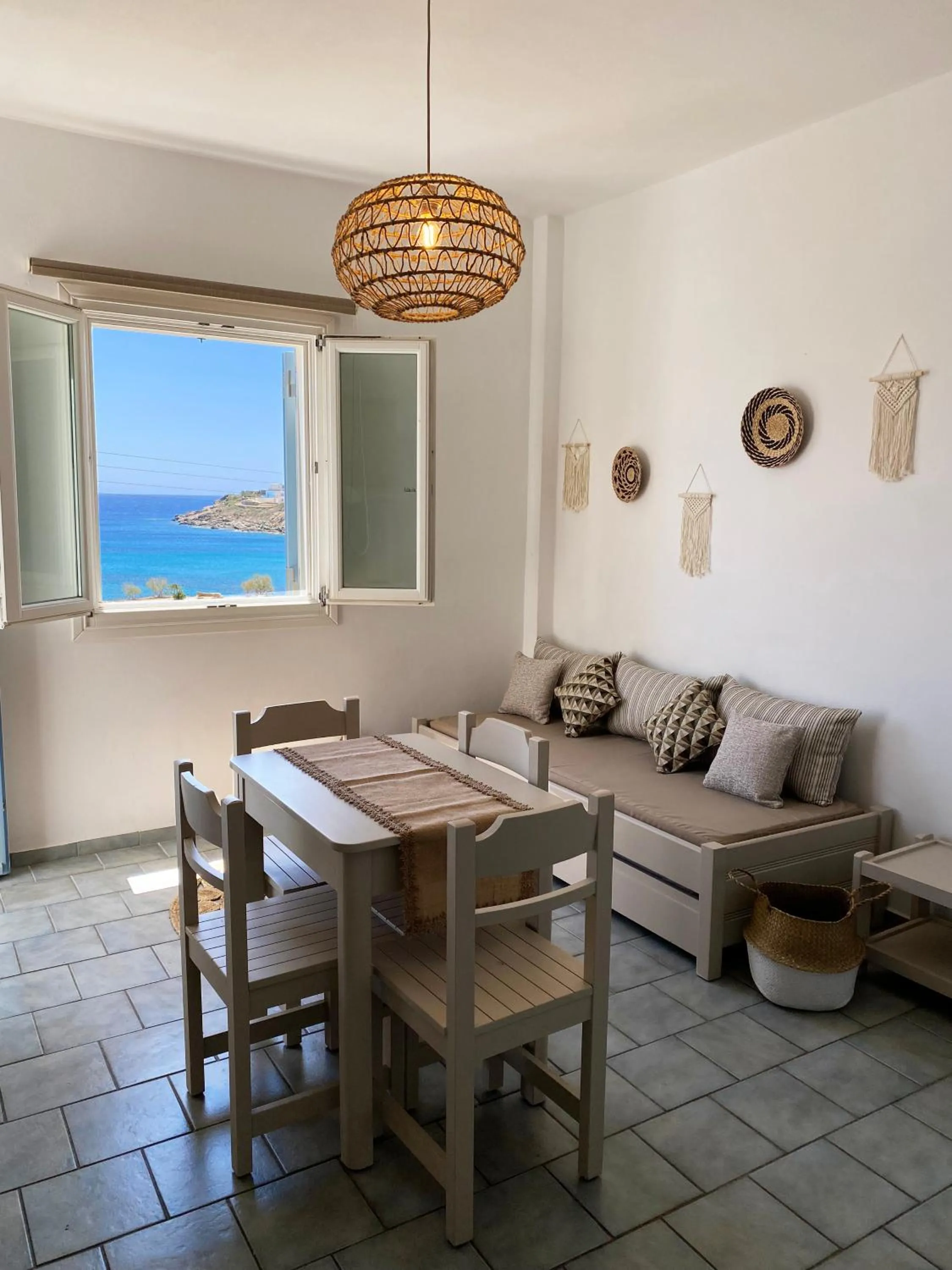 Living room in Agnadi Syros Beachfront Studios & Rooms