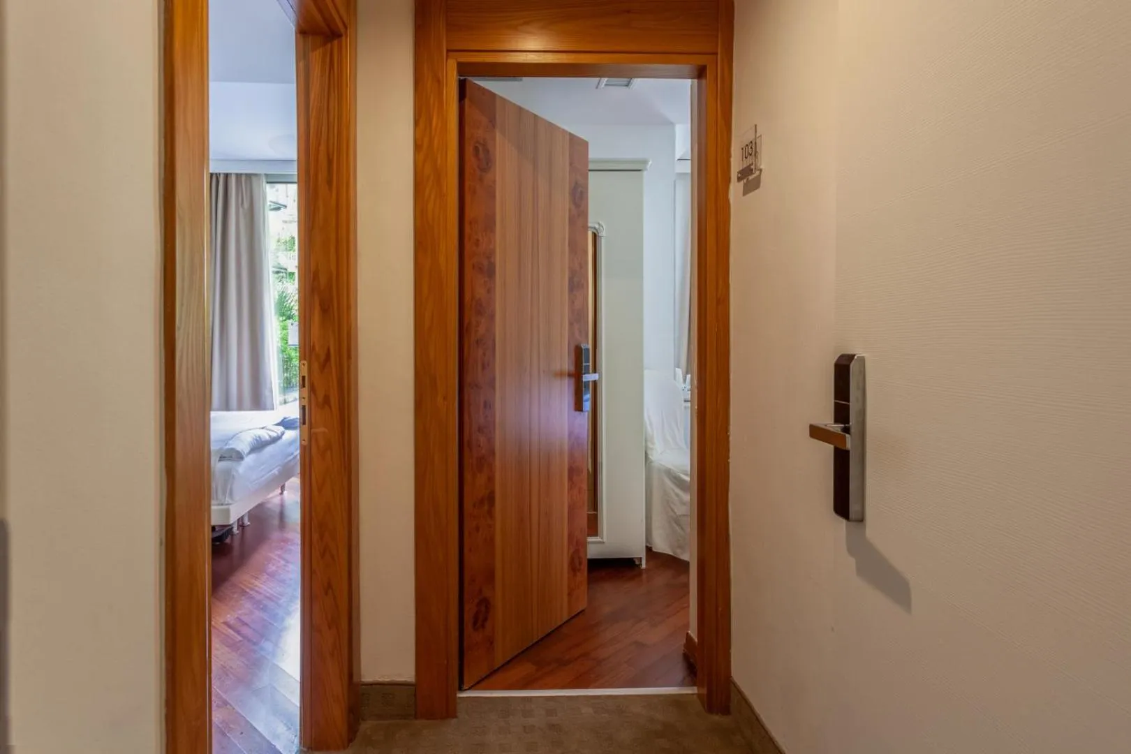 Bedroom in Hotel Continental - Tonelli Hotels