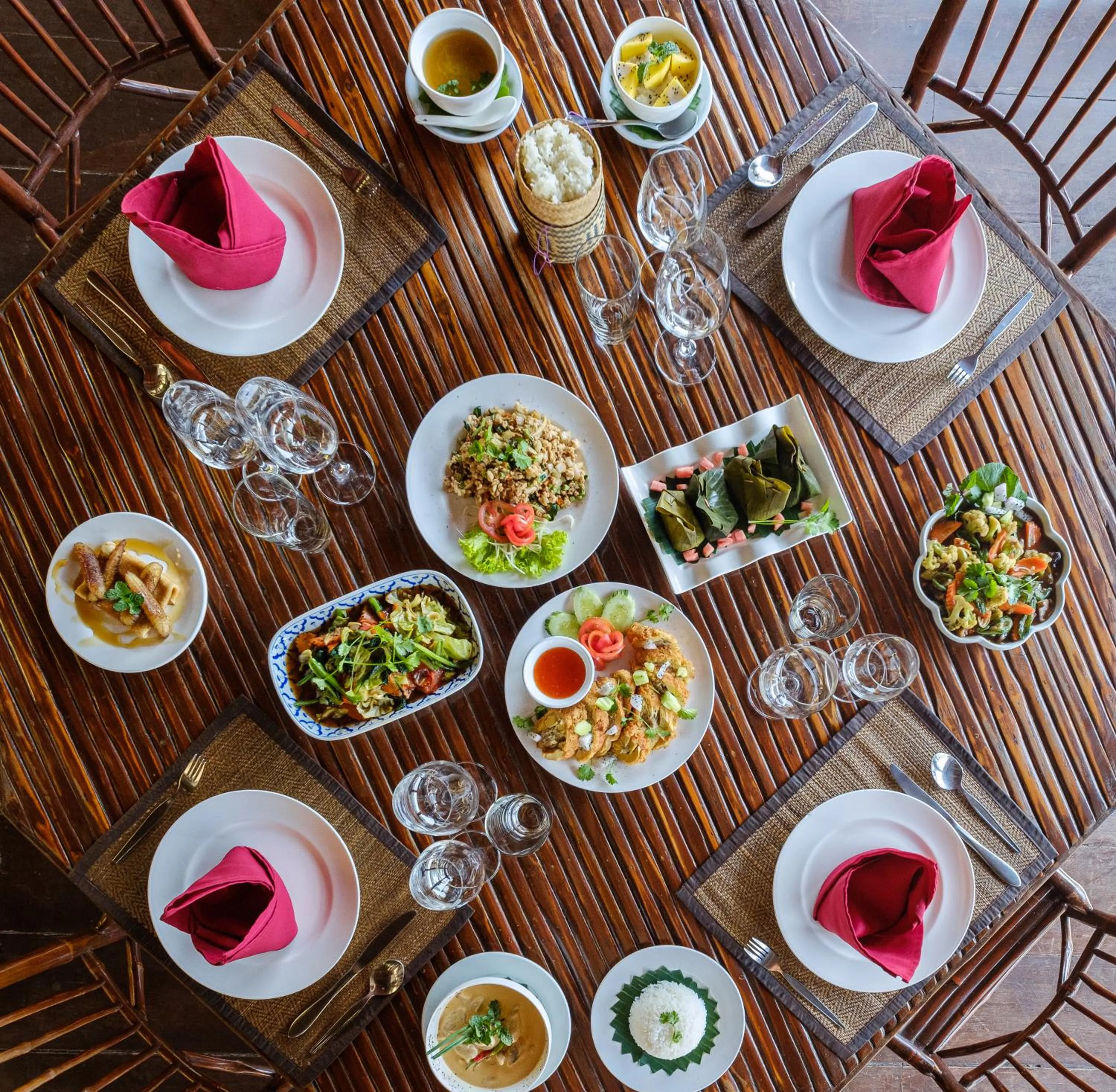 Food and drinks in The Sanctuary Pakbeng Lodge