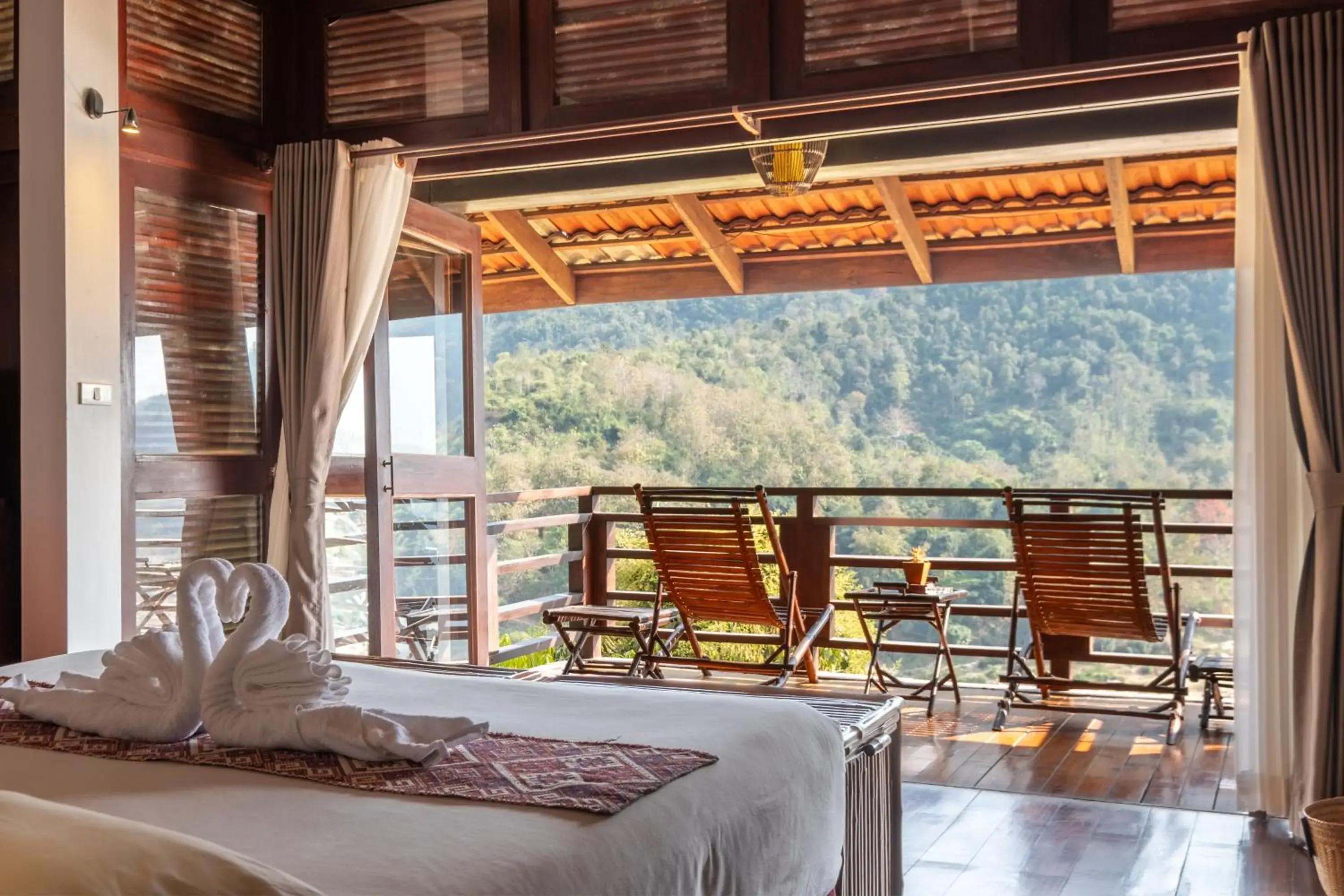 Deluxe Double or Twin Room in The Sanctuary Pakbeng Lodge Deluxe Double or Twin Room in The Sanctuary Pakbeng Lodge