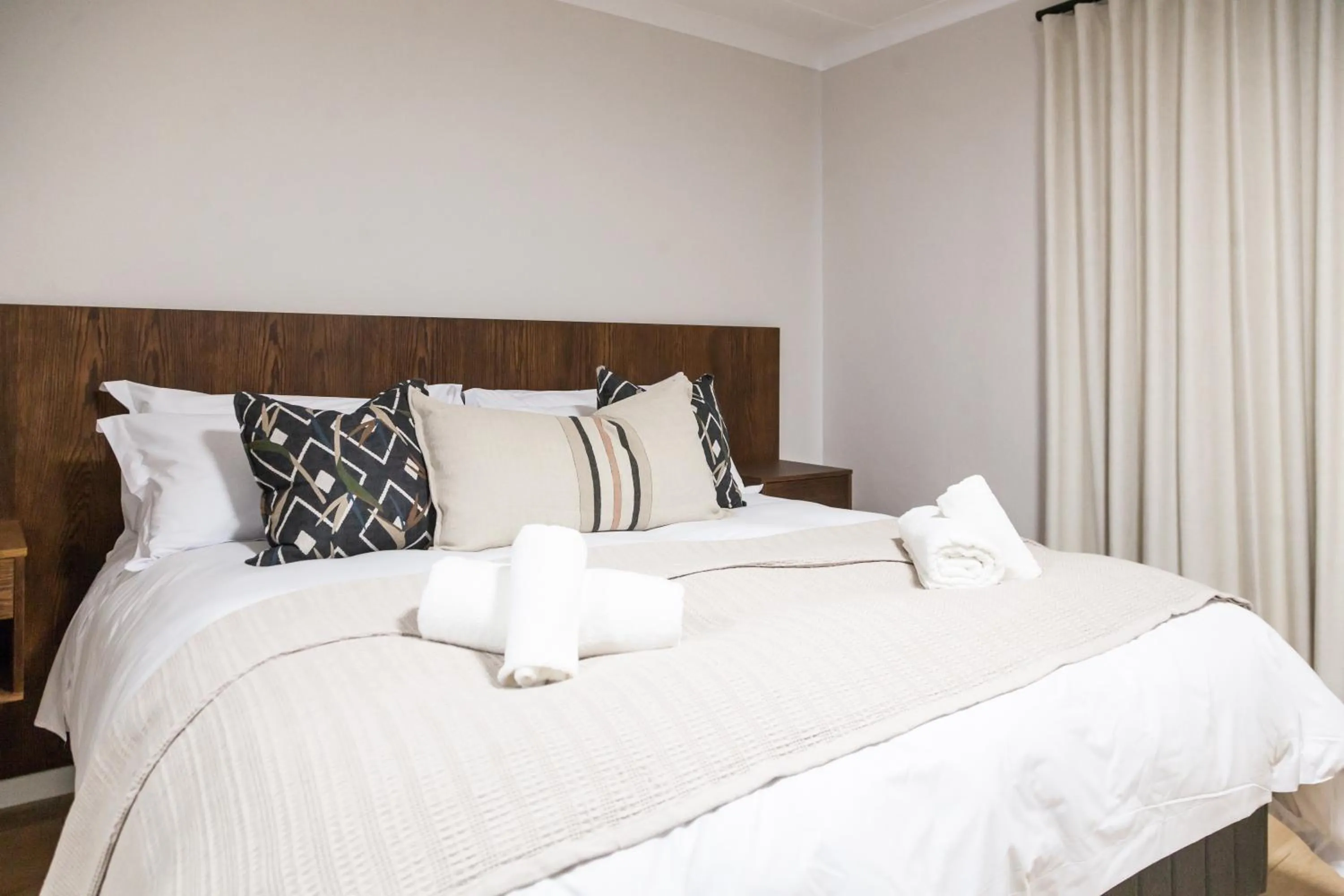 Property building, Bed in Skinkikofi Guest House