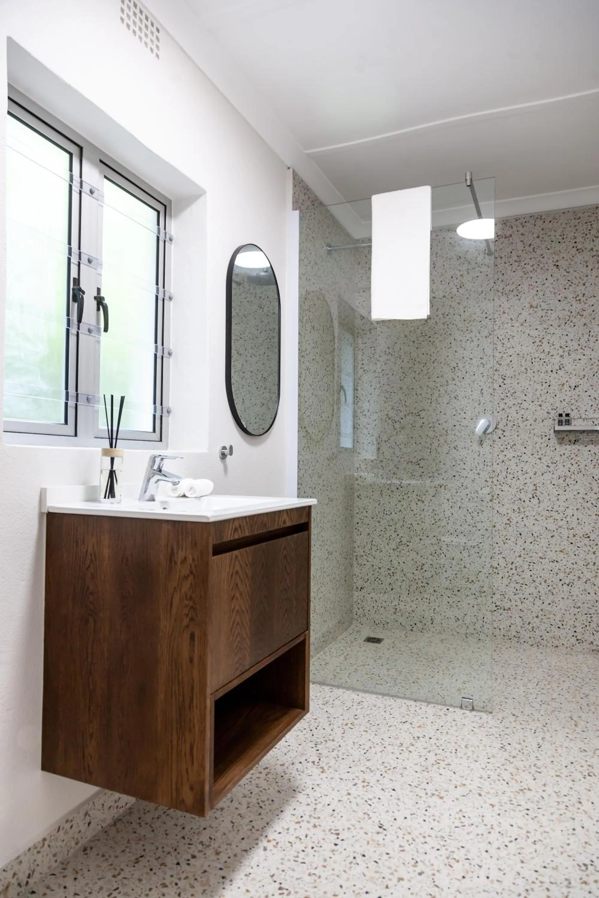 Shower in Skinkikofi Guest House