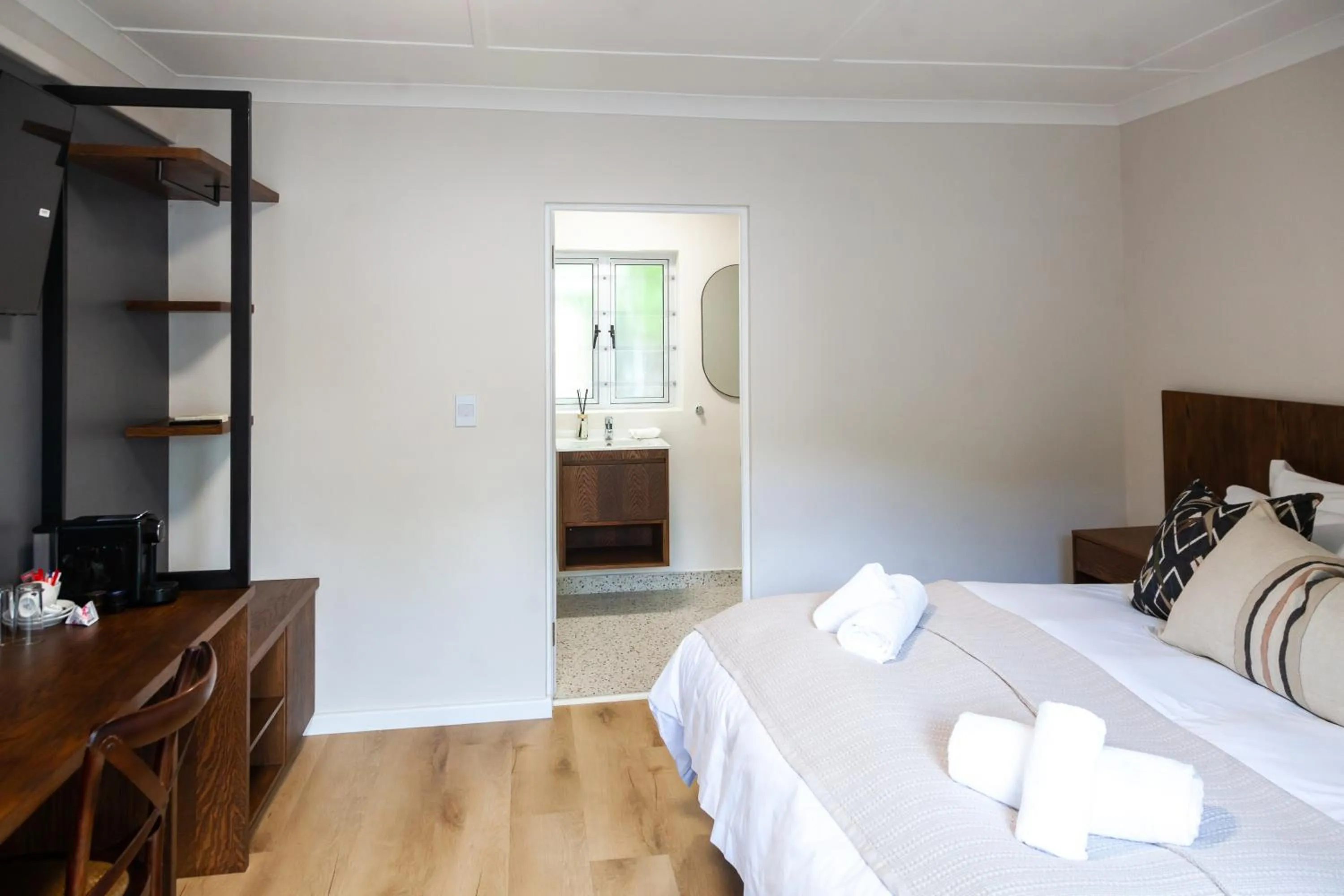 Property building, Bed in Skinkikofi Guest House