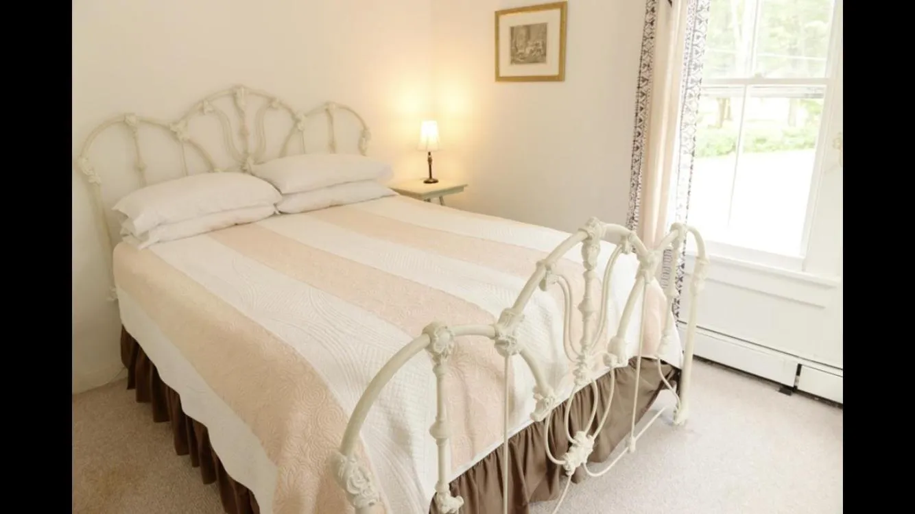 Bed in The Woodbine Inn