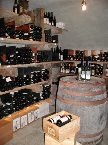 Alcoholic drinks in Eco Wellness Hotel Notre Maison