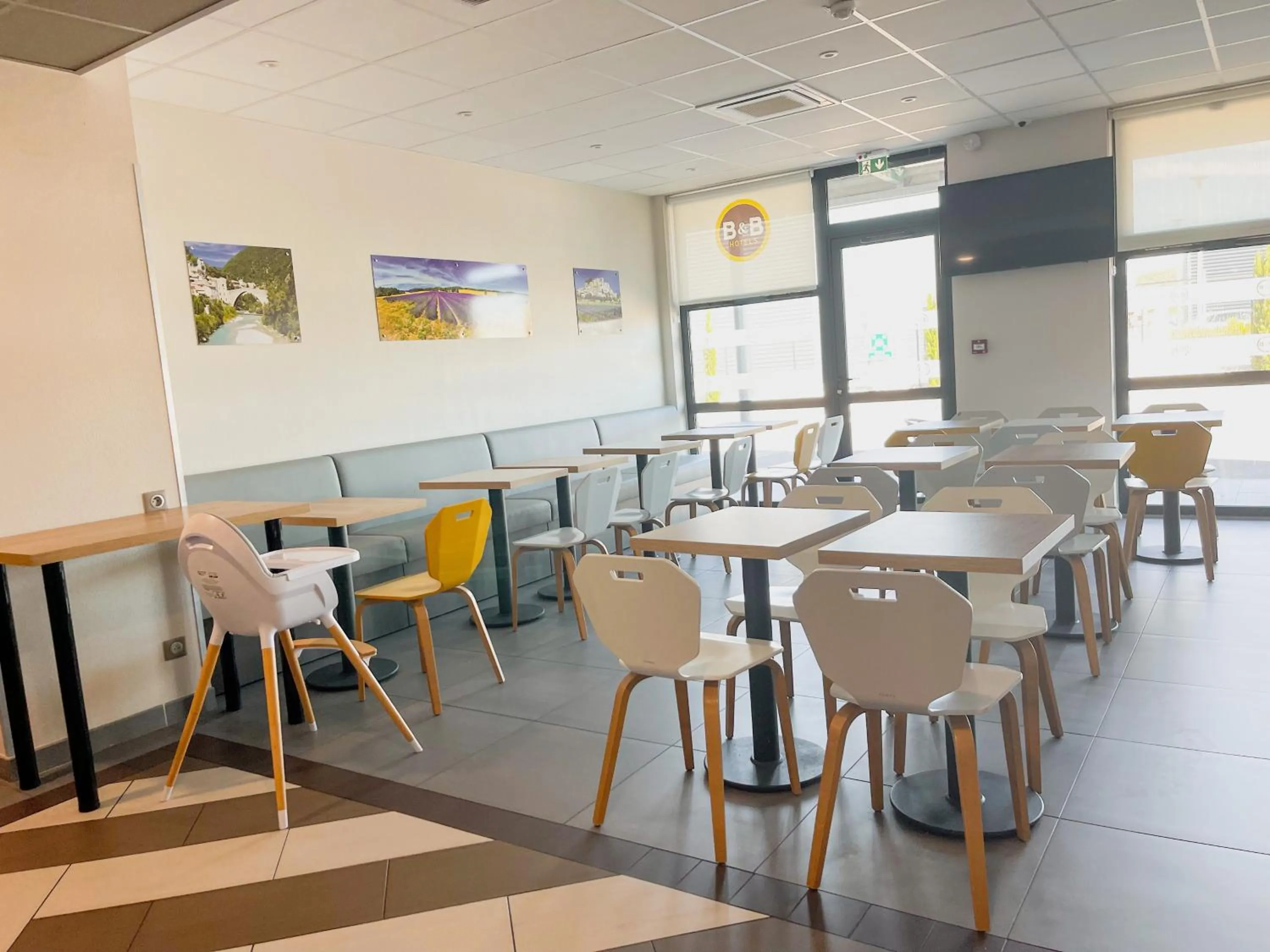 Breakfast in B&B HOTEL Montélimar Sud