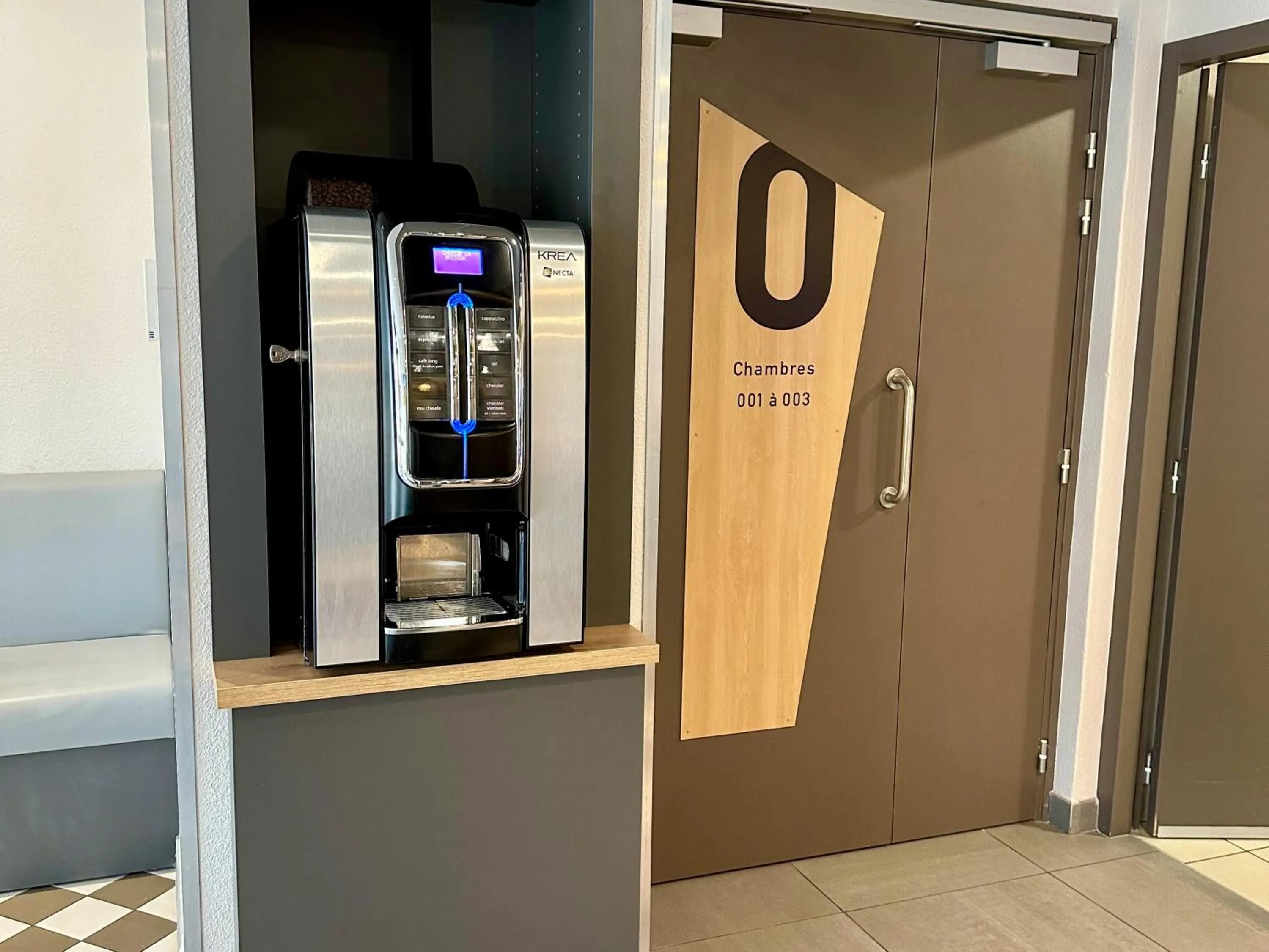 Food and drinks in B&B HOTEL Montélimar Sud