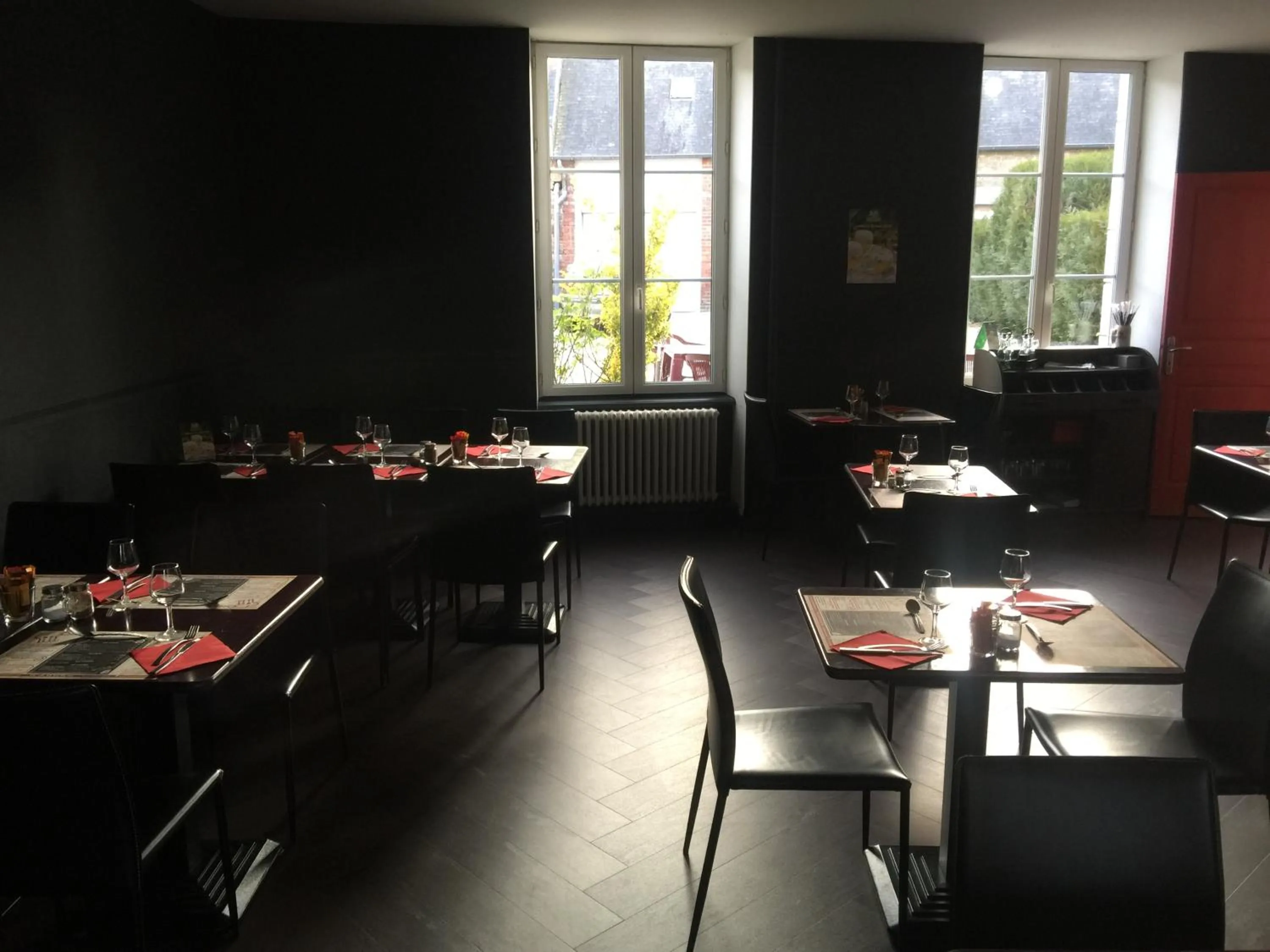 Restaurant/places to eat in Au Père Tranquille