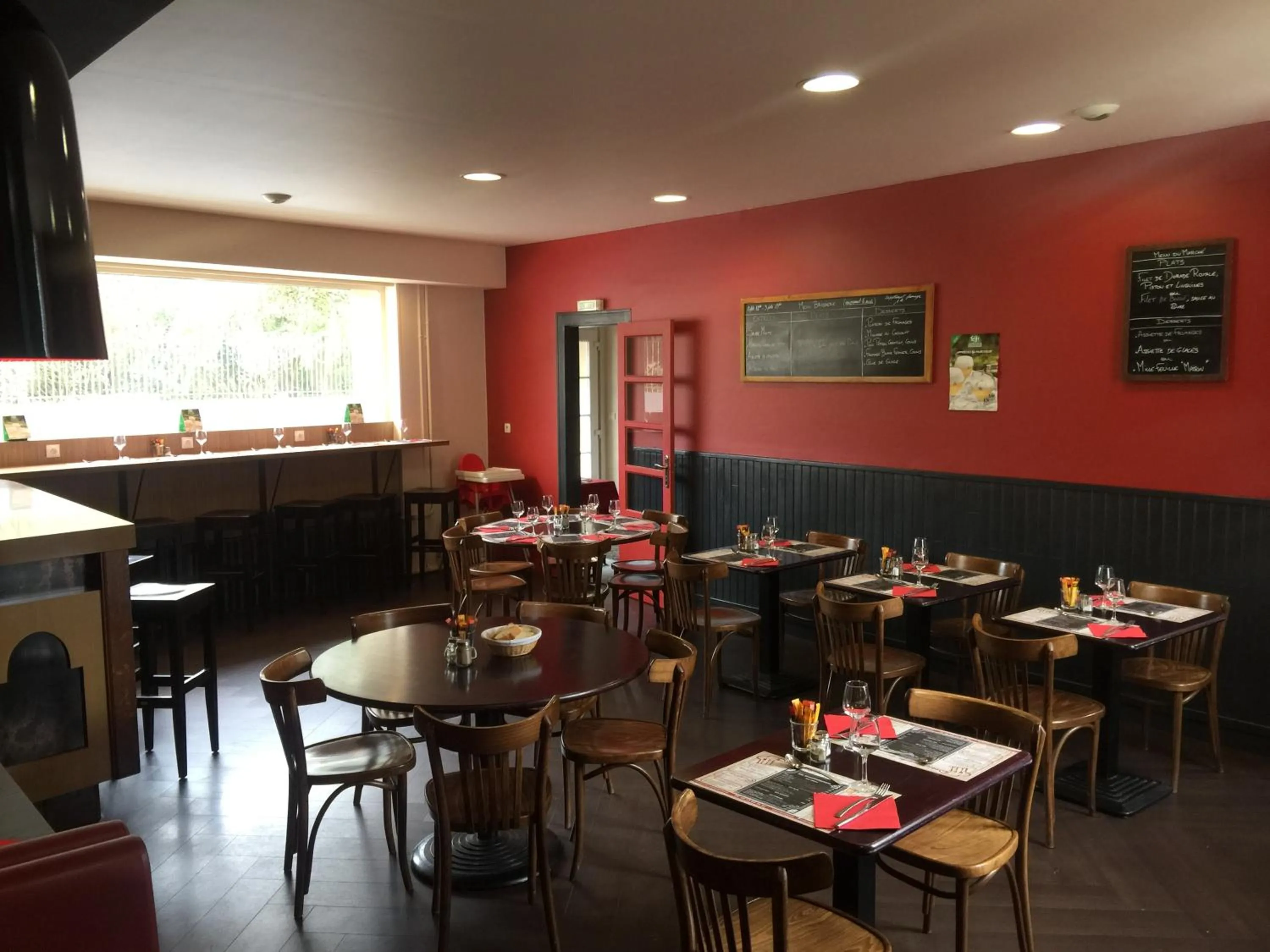 Restaurant/places to eat in Au Père Tranquille