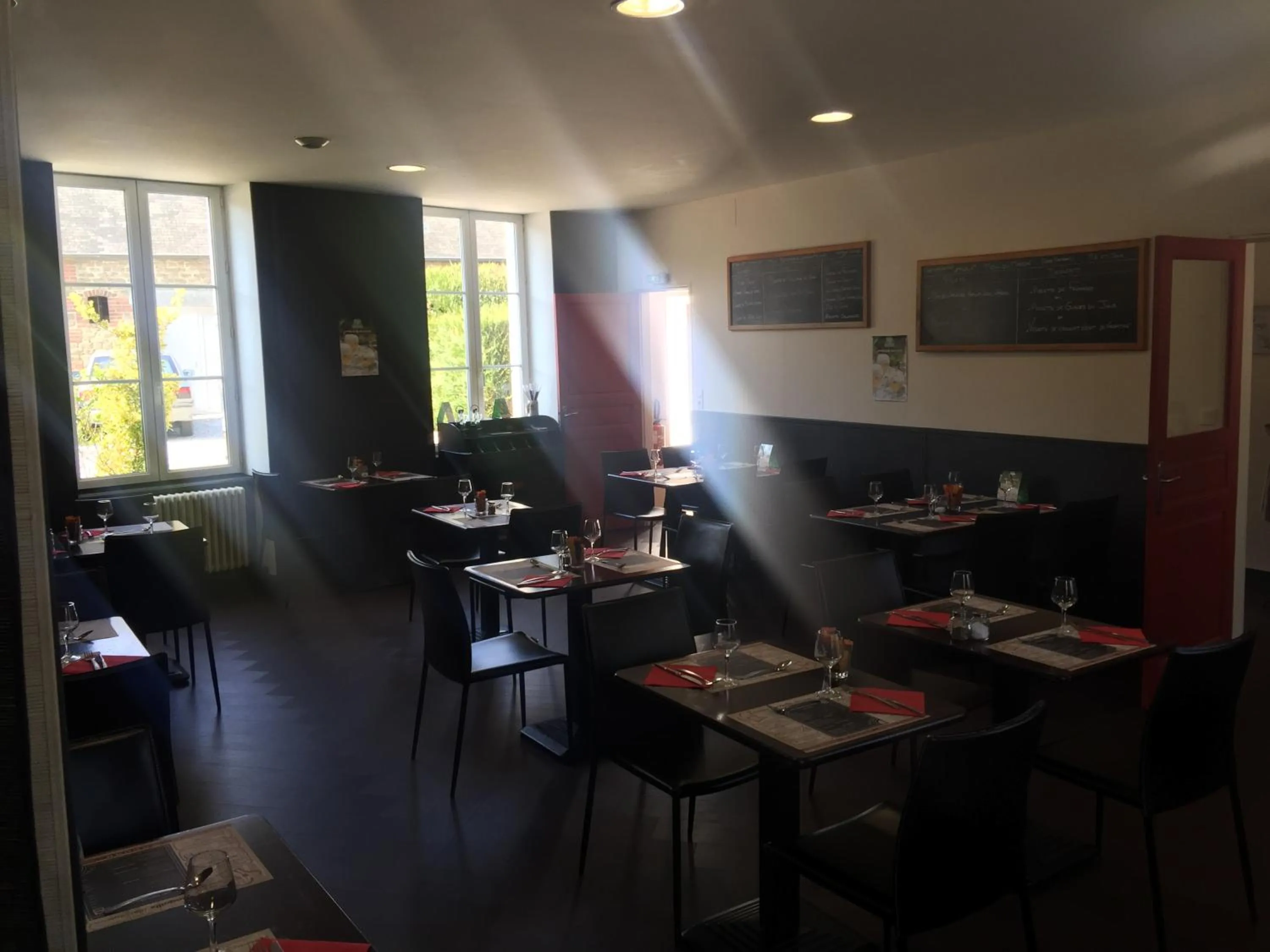 Restaurant/places to eat in Au Père Tranquille