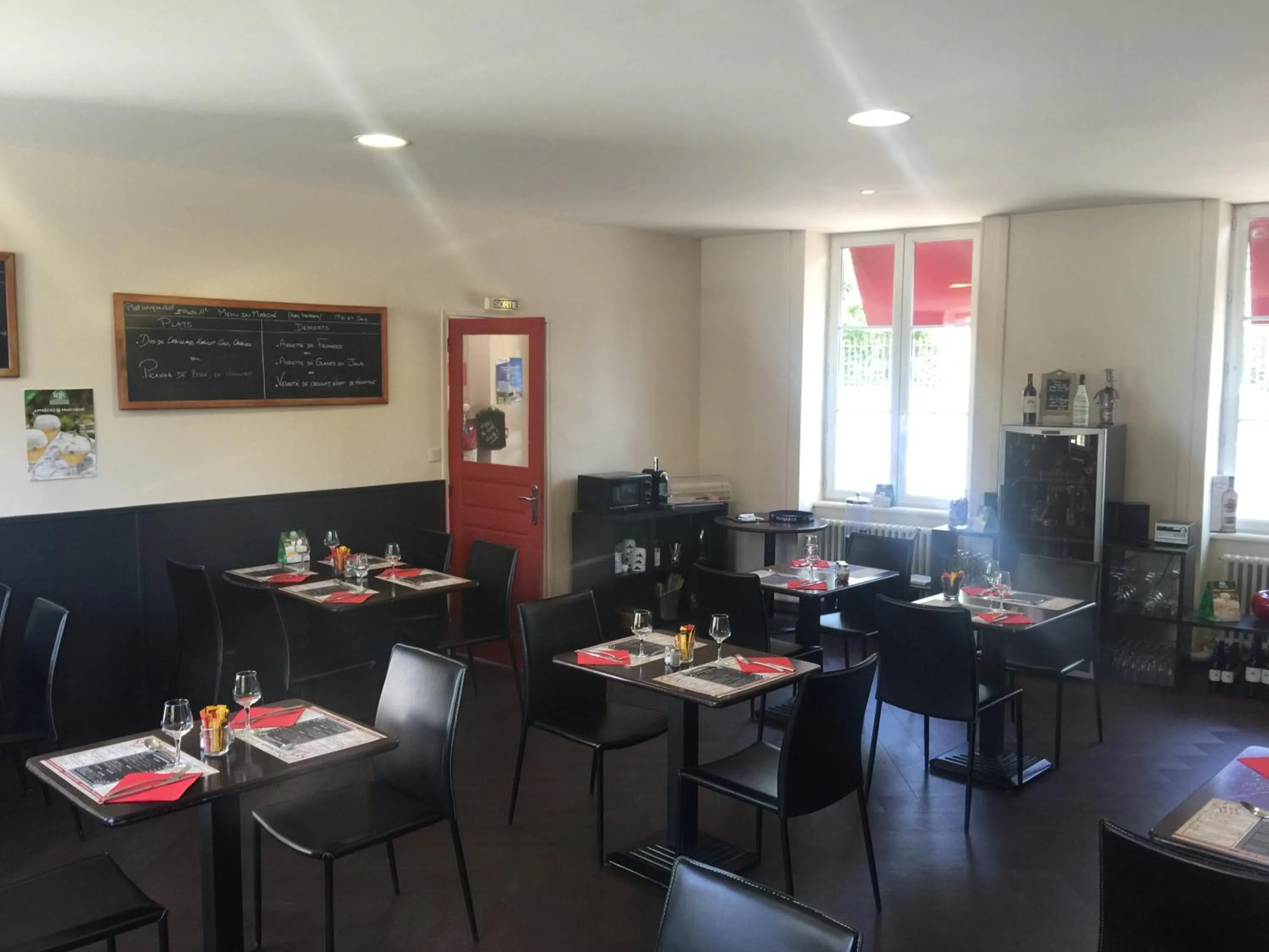 Restaurant/places to eat in Au Père Tranquille