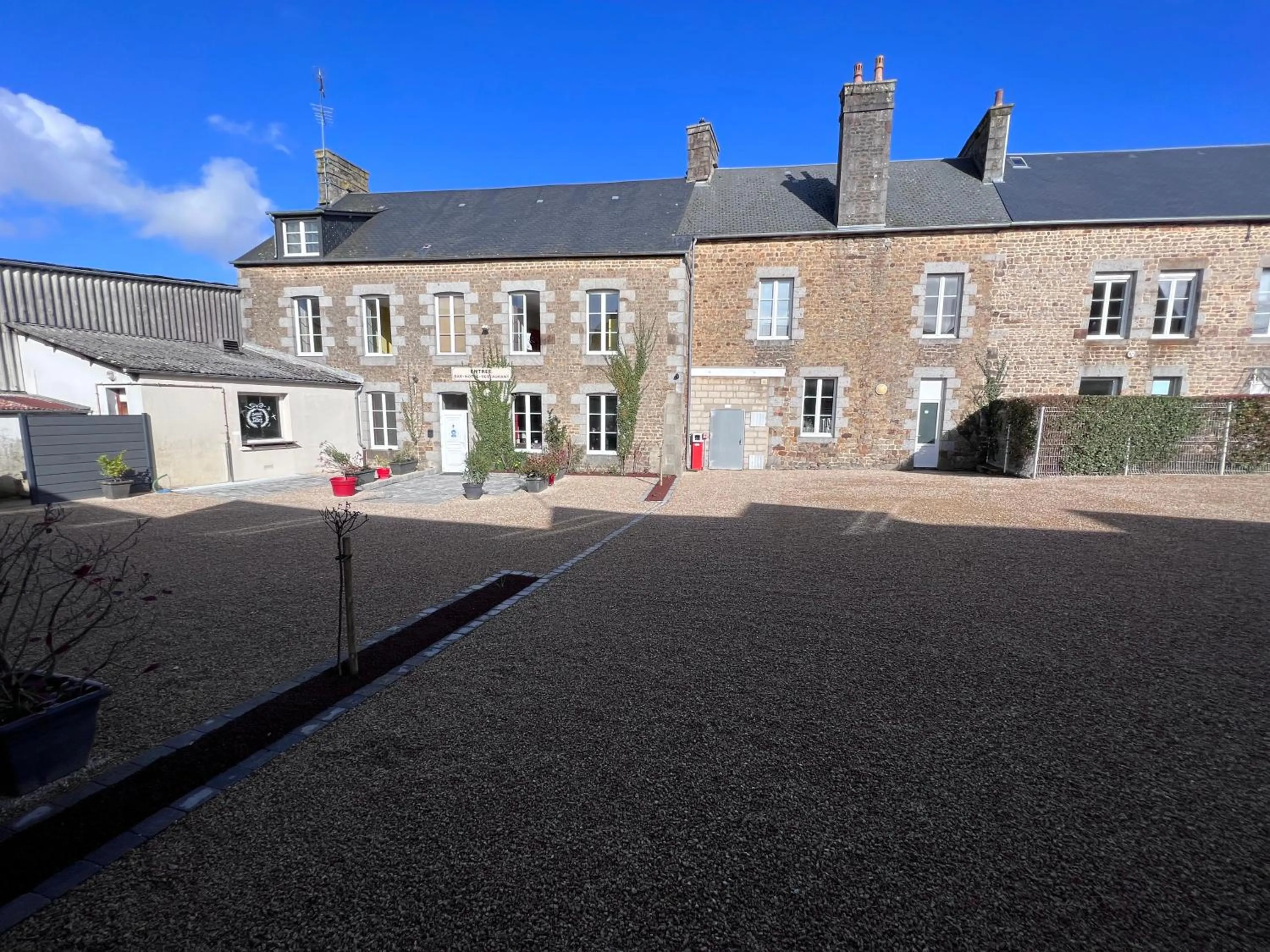 On site in Au Père Tranquille