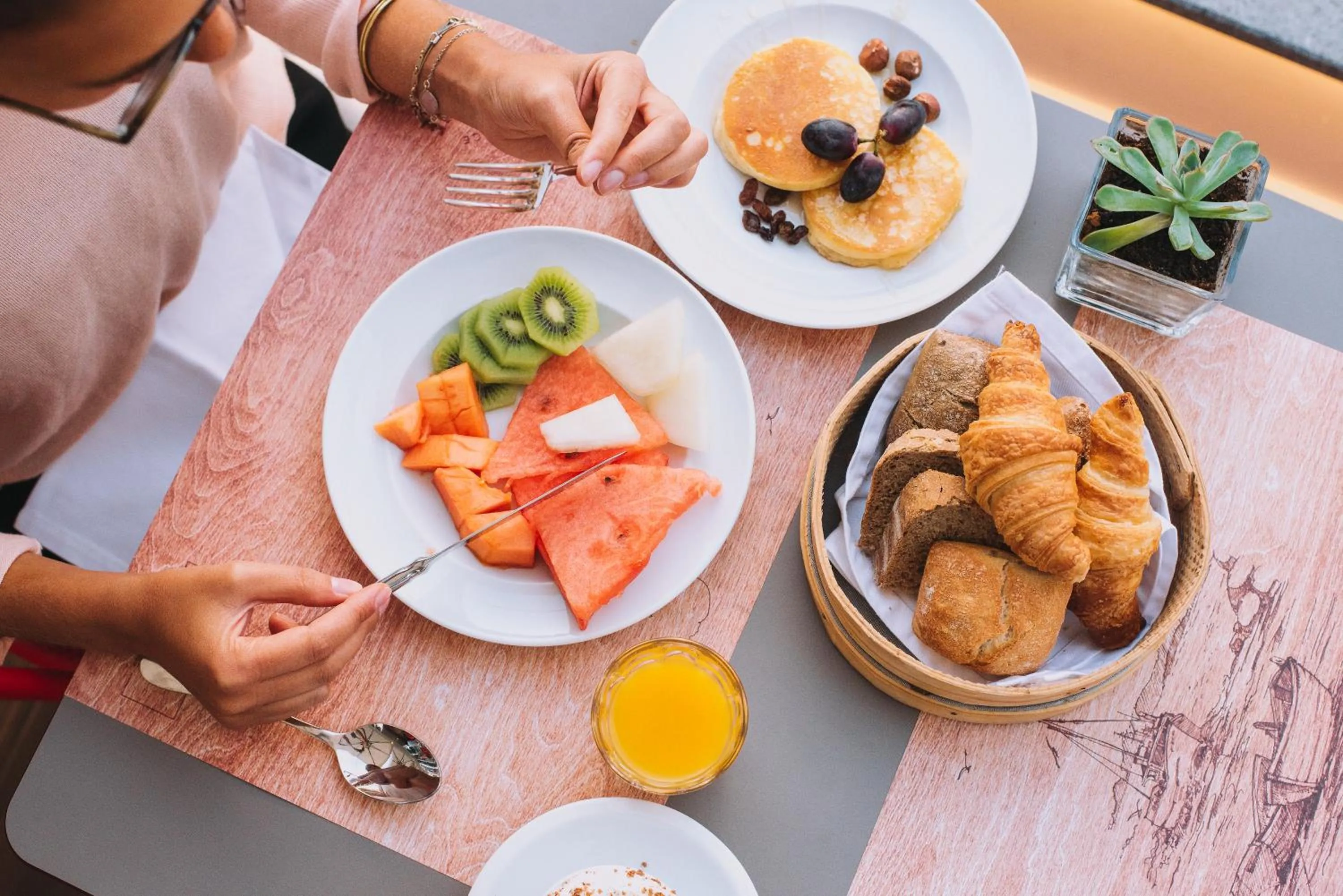 Buffet breakfast in Pestana Churchill Bay