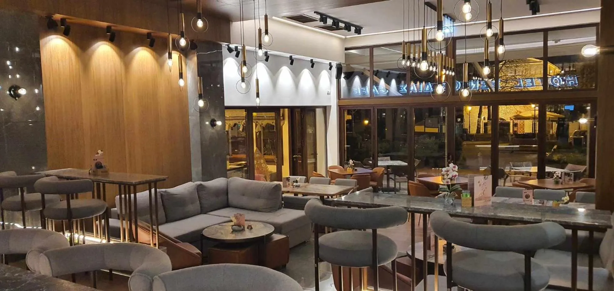 Restaurant/places to eat in Xenios Dias Boutique Hotel