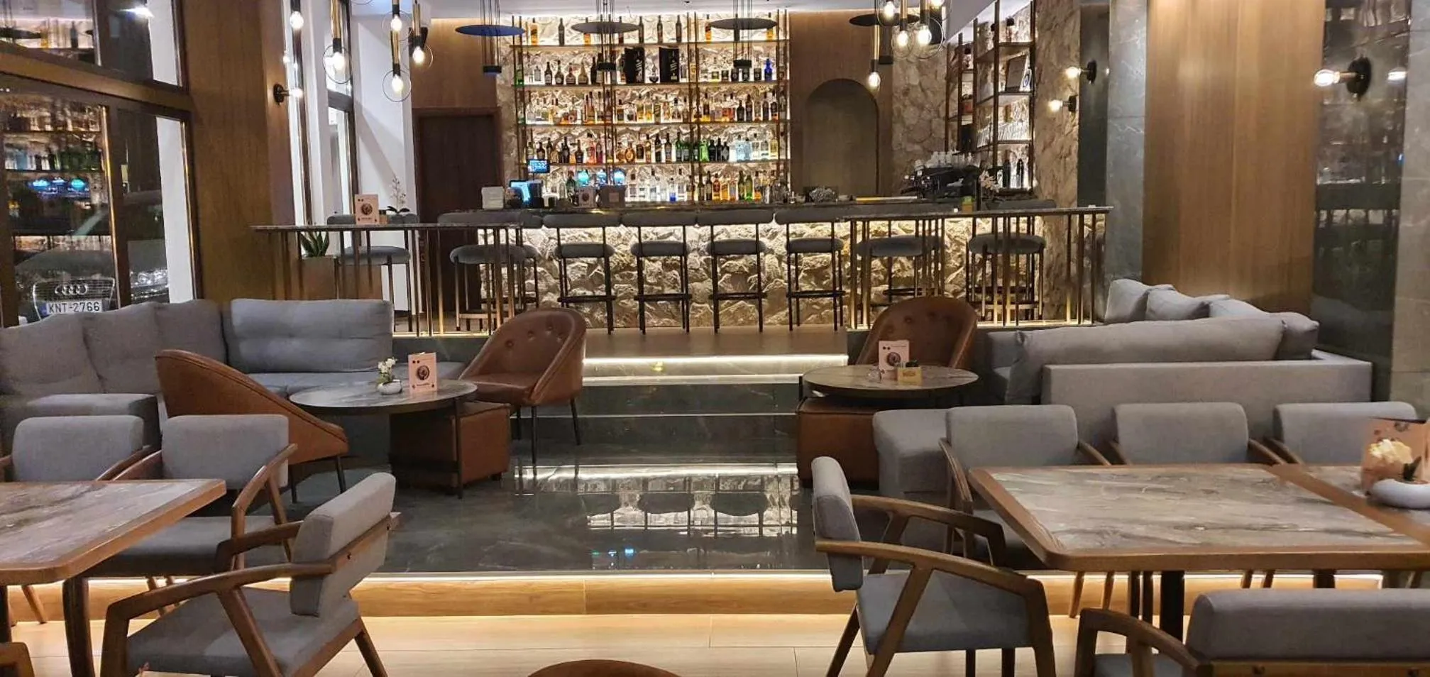 Restaurant/places to eat in Xenios Dias Boutique Hotel