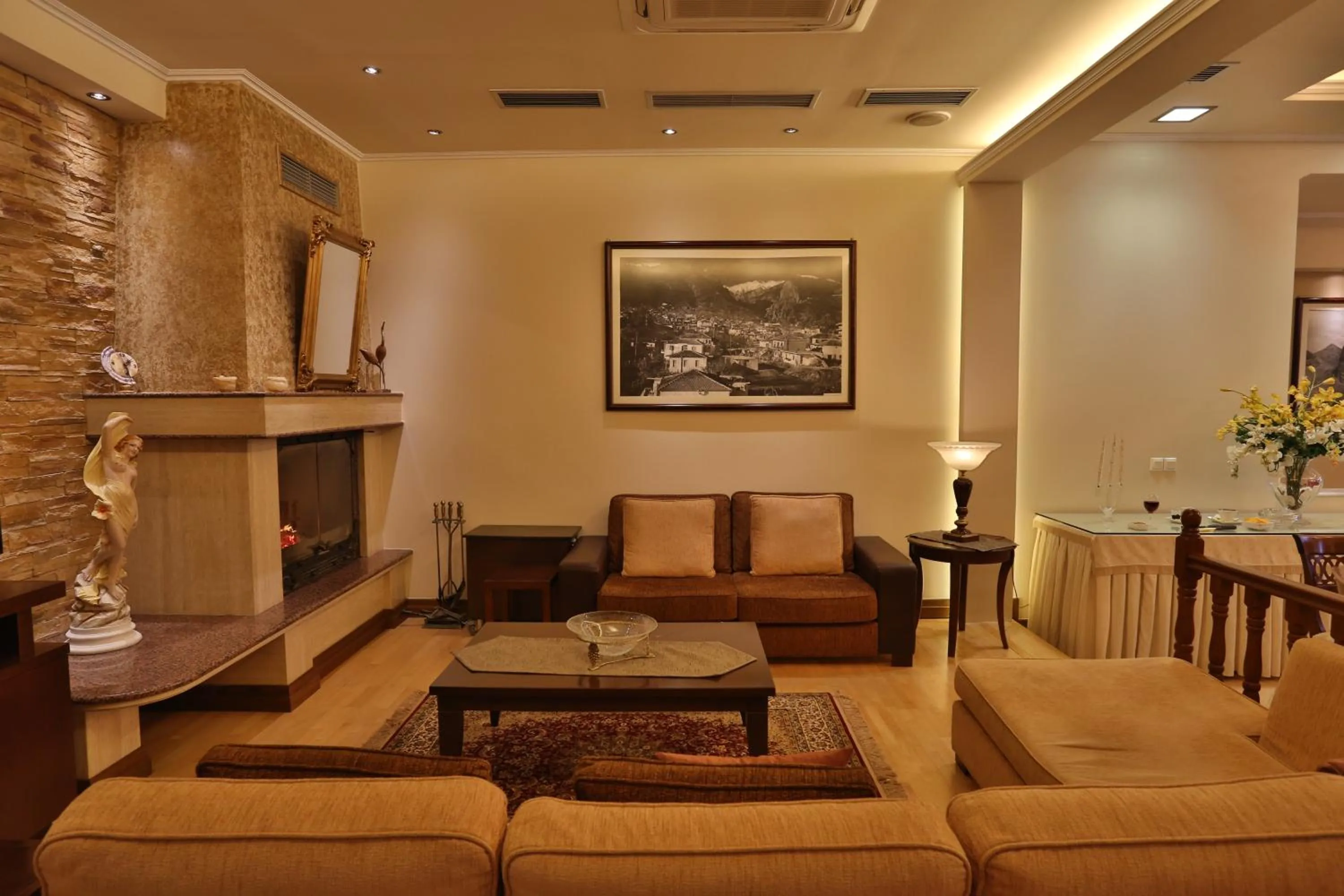 Communal lounge/ TV room in Xenios Dias Boutique Hotel