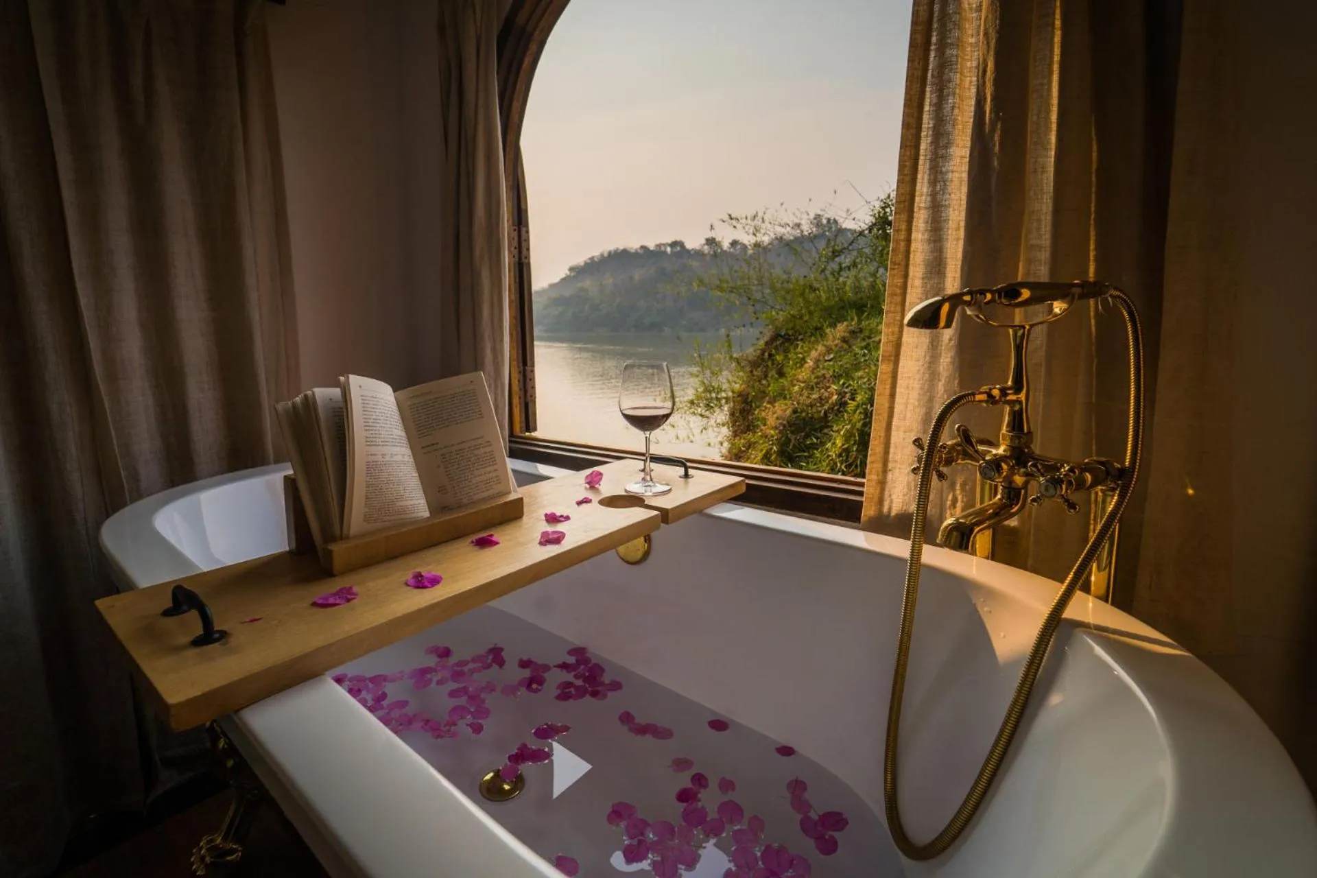 Bath in Ock Pop Tok Mekong Villa