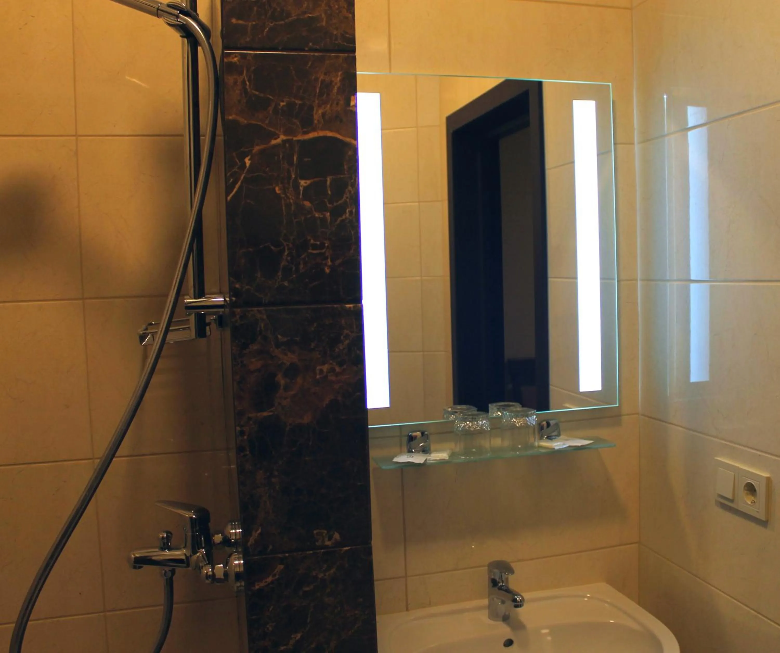 Decorative detail in Non-stop hotel