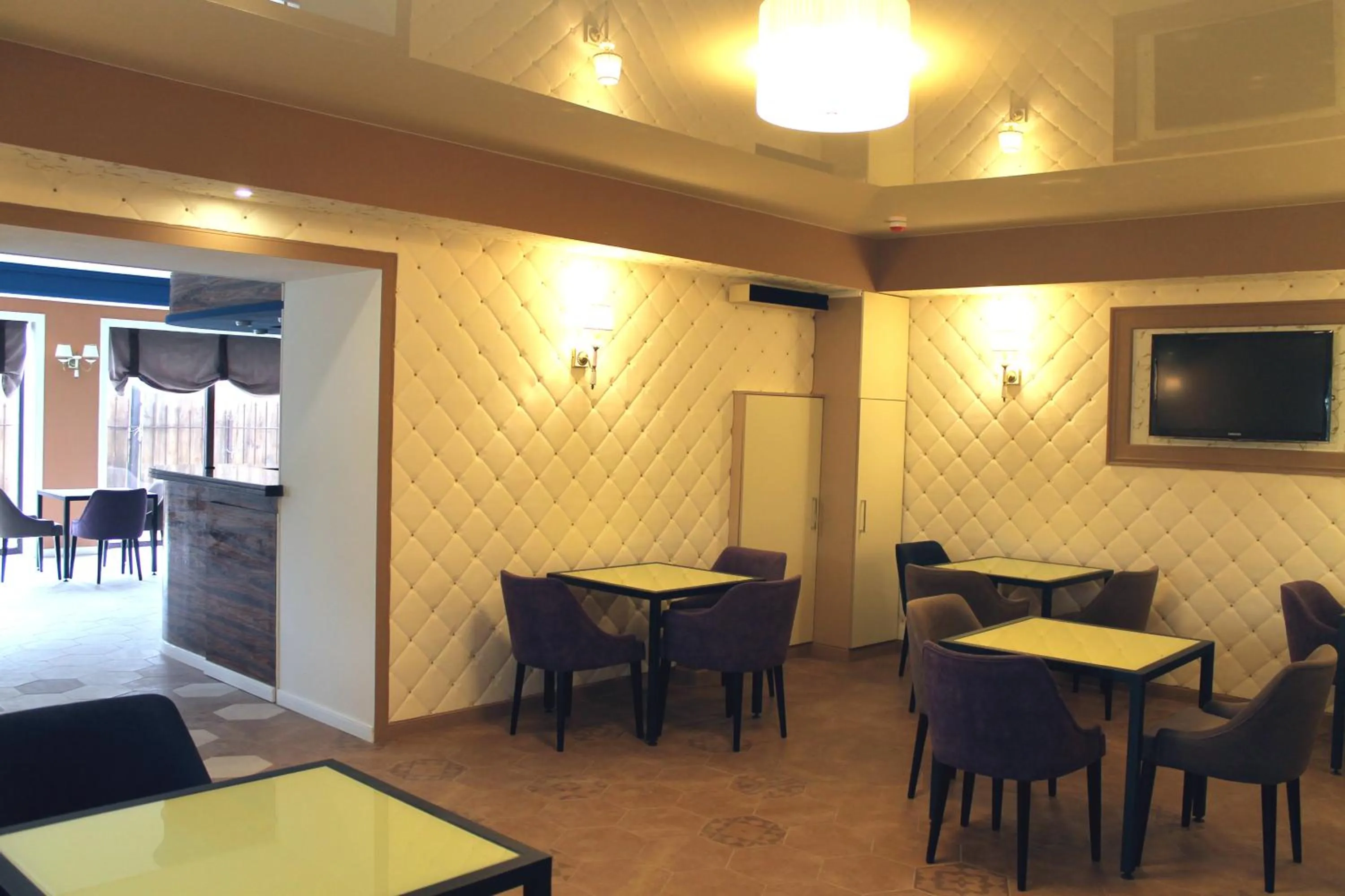 Food and drinks in Non-stop hotel