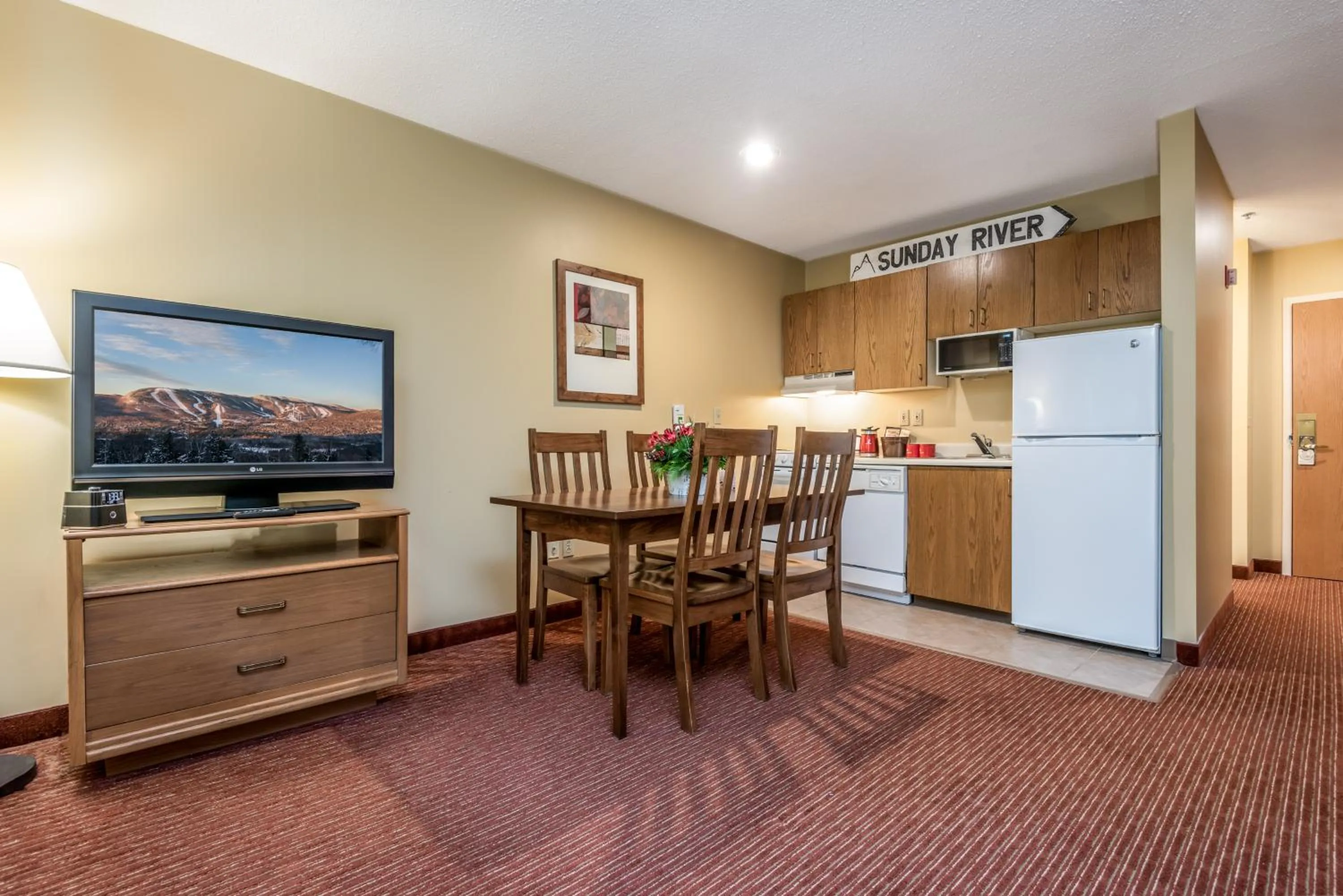 Kitchen or kitchenette in Grand Summit Hotel