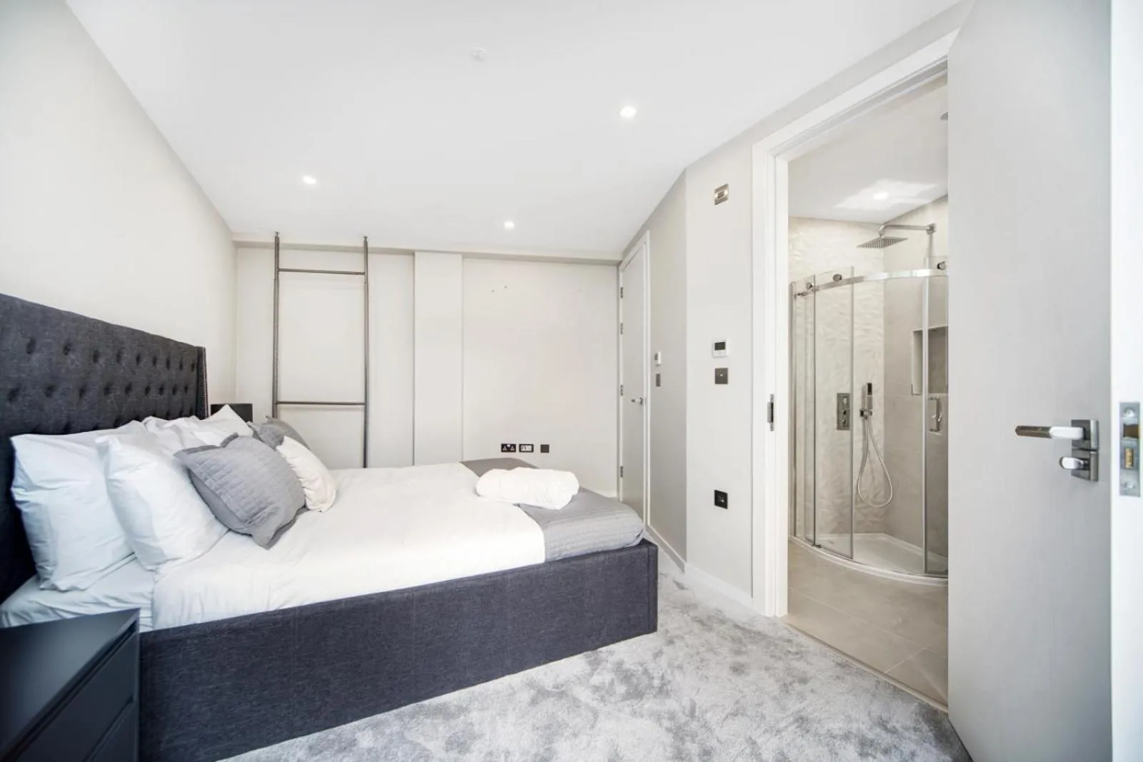 Bedroom in Lux Apartments in Fulham