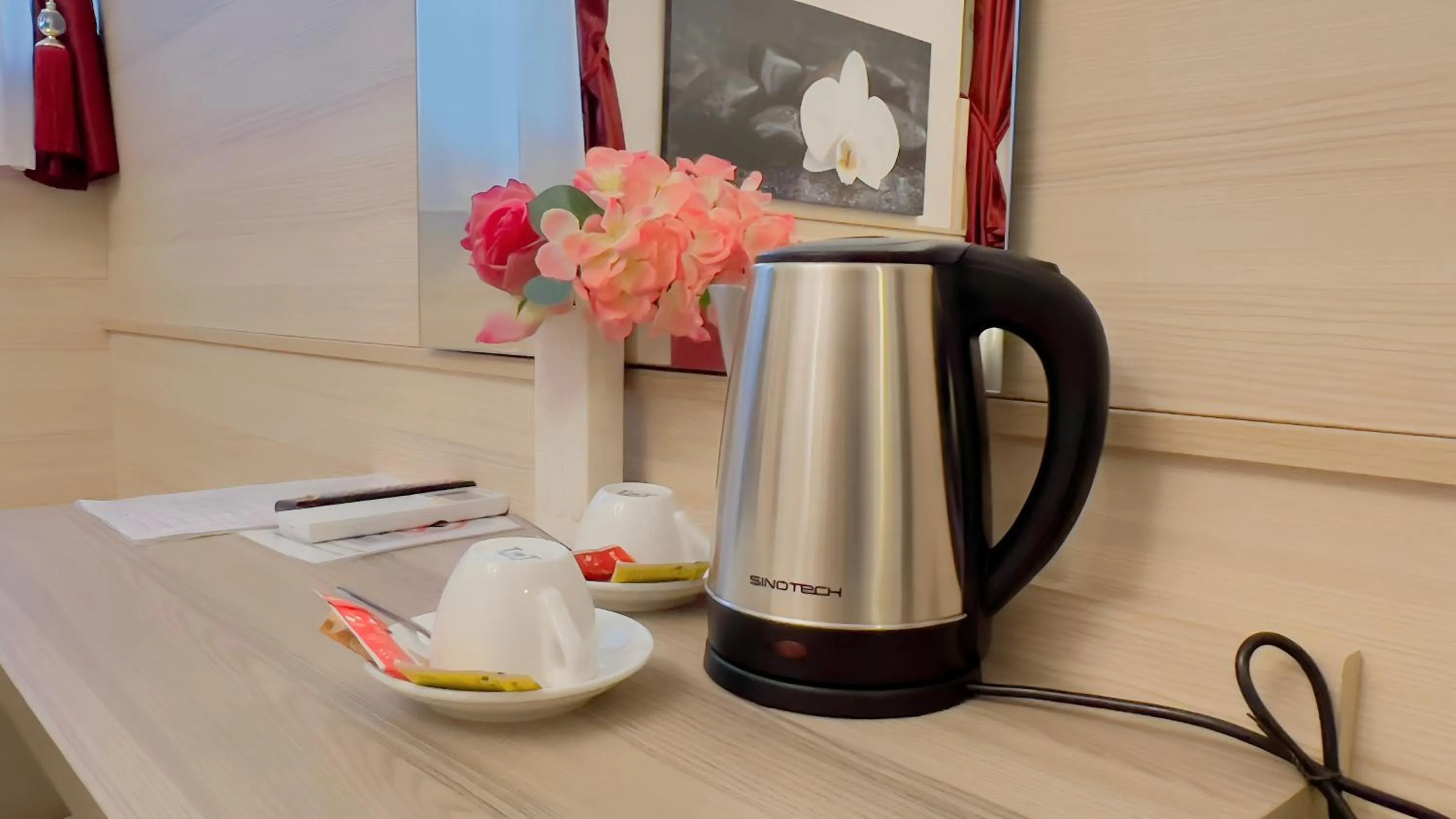 room service in Hotel Balilla