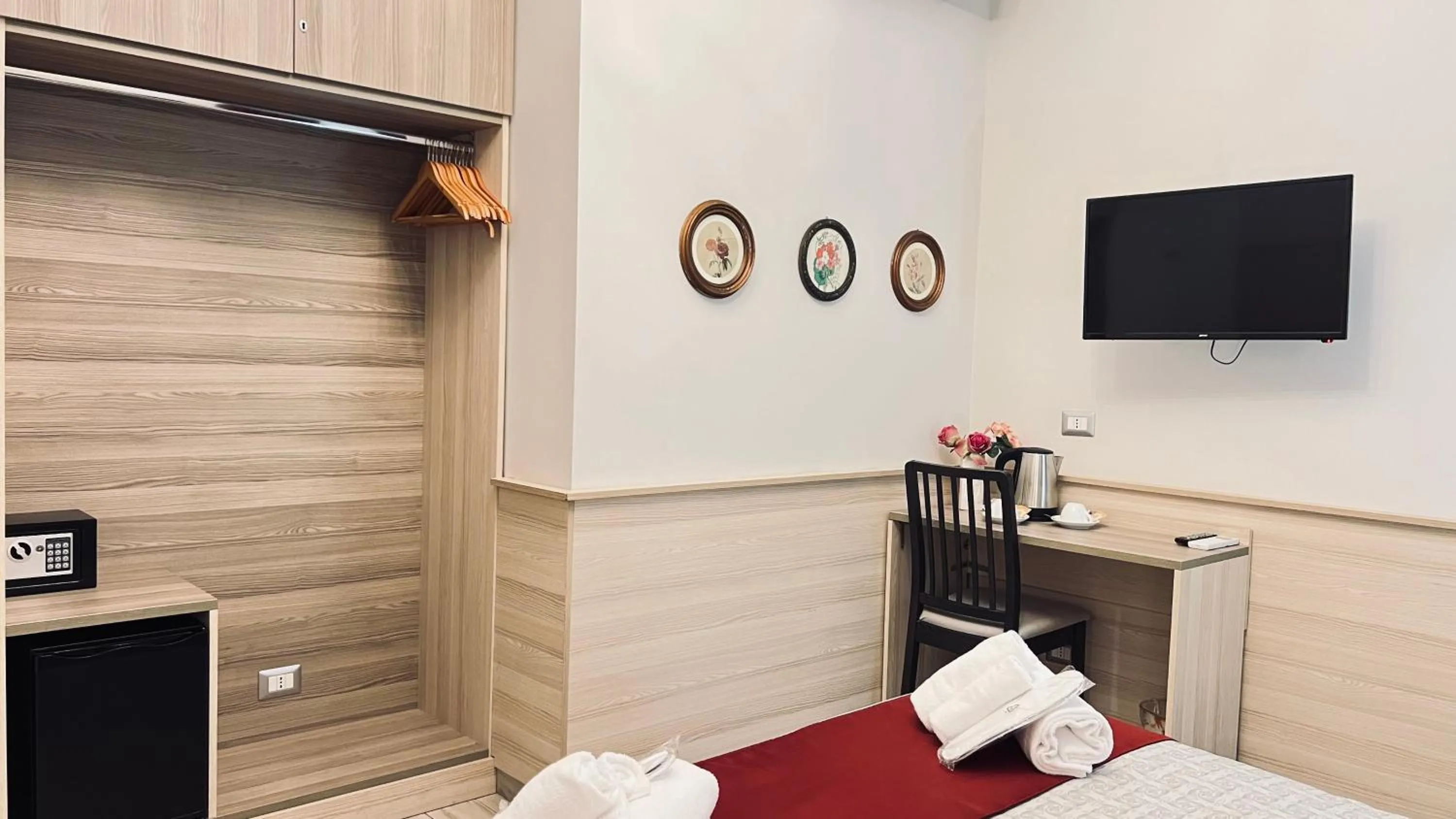 View (from property/room), Bed in Hotel Balilla