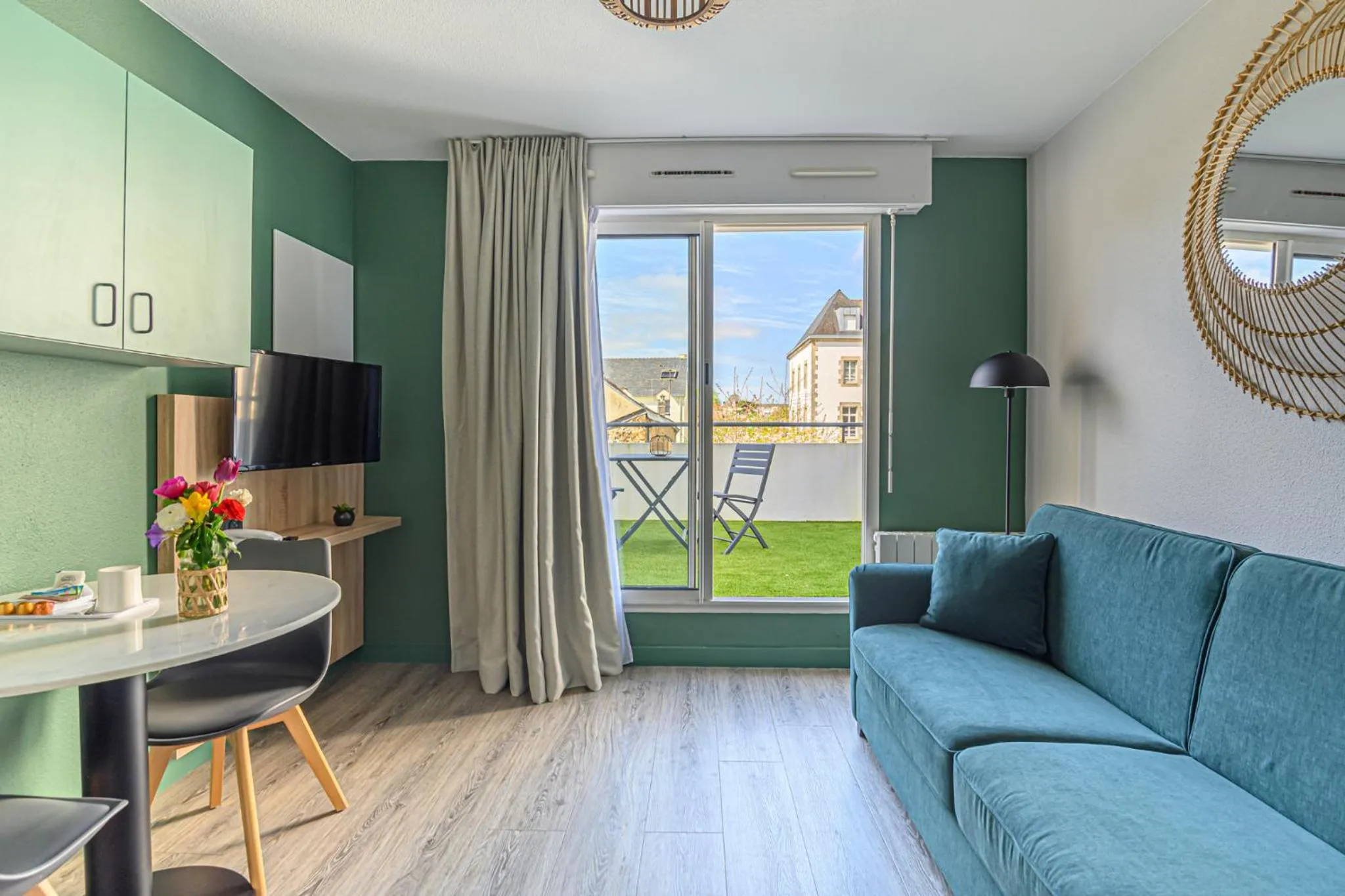 Balcony/Terrace in Appart Hôtel Le Liberté Vannes Centre-Ville