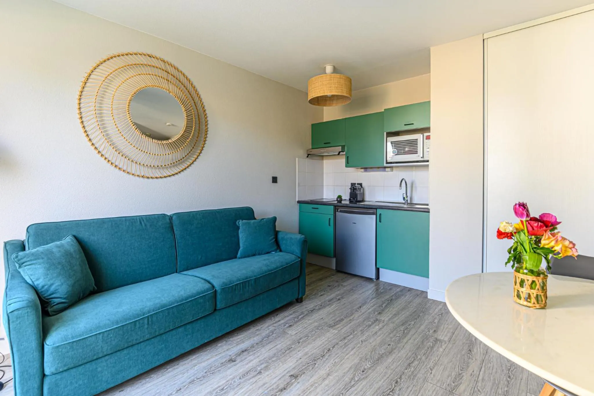 Living room in Appart Hôtel Le Liberté Vannes Centre-Ville