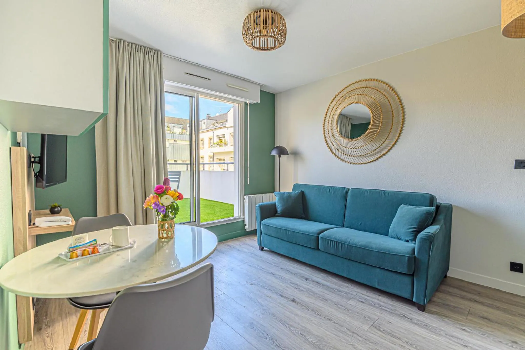 Living room in Appart Hôtel Le Liberté Vannes Centre-Ville