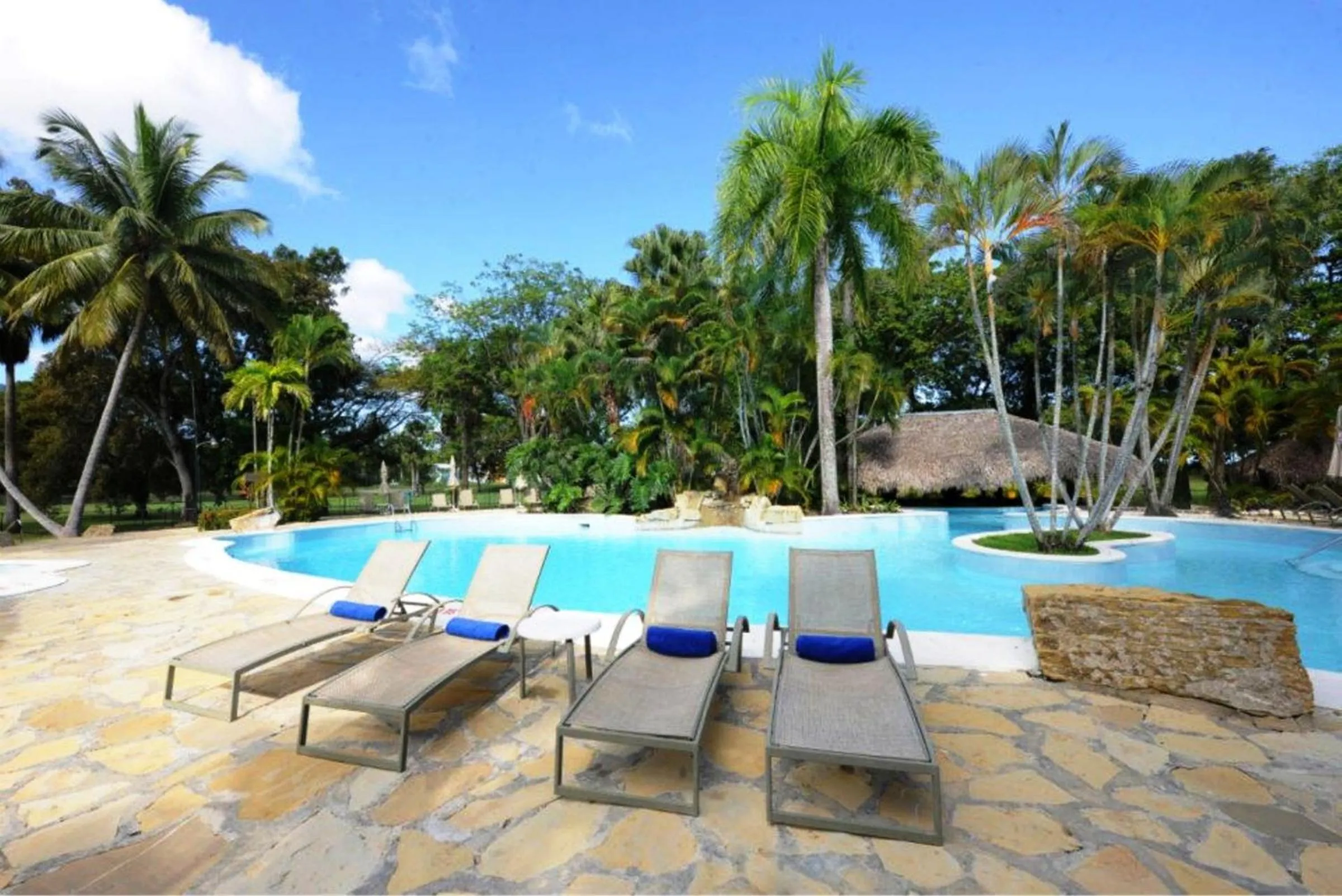 Swimming pool in Blue JackTar