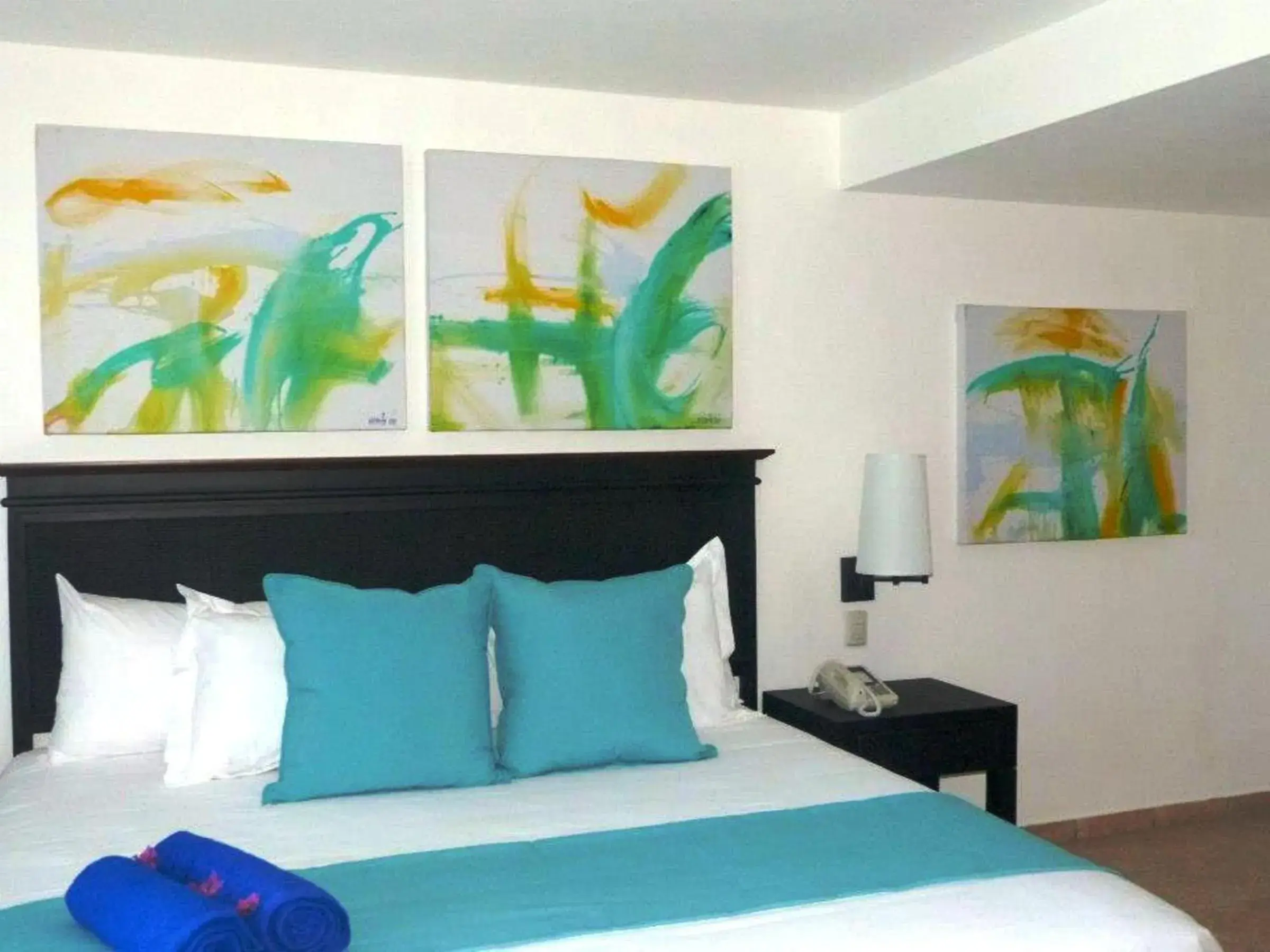 Deluxe King or Queen Room - single occupancy in Blue JackTar Deluxe King or Queen Room - single occupancy in Blue JackTar