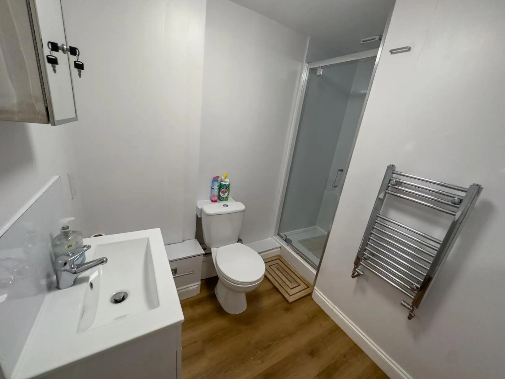 Shower in The Vintage Inn