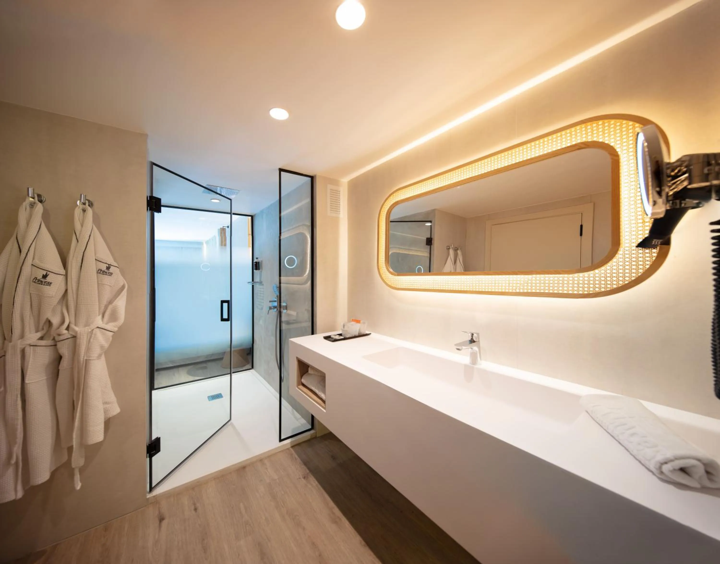 Shower in Tabaiba Princess