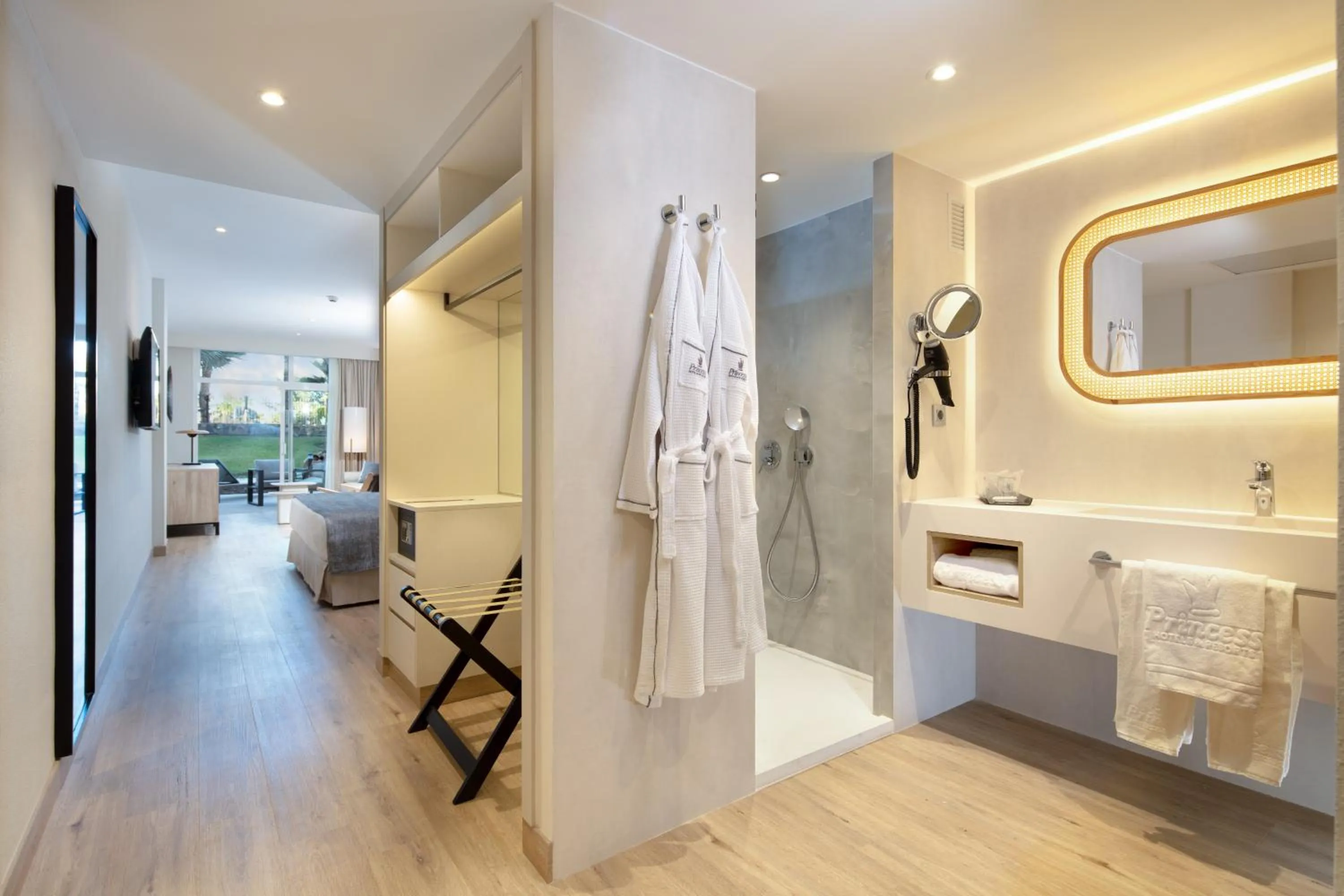 Shower in Tabaiba Princess