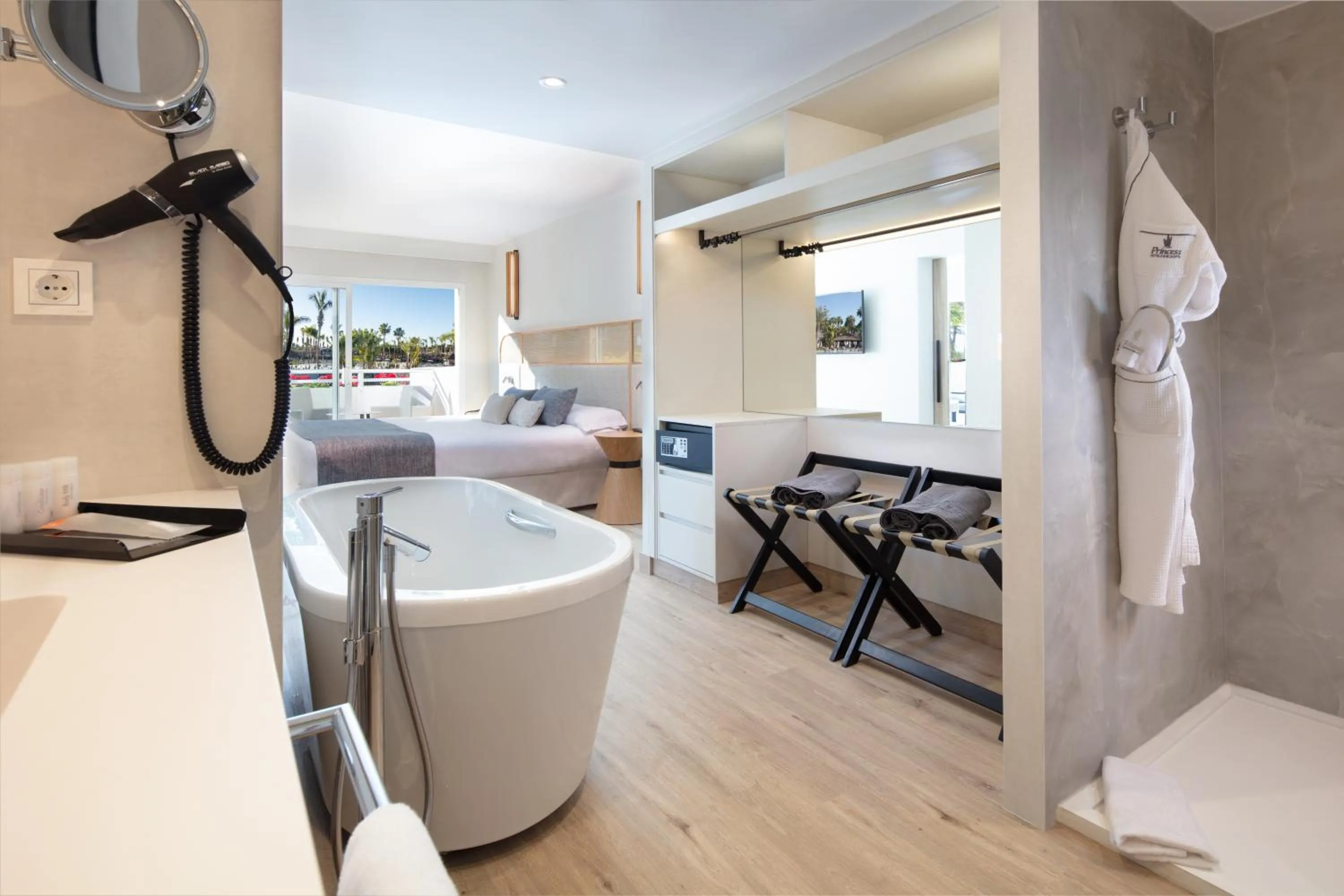 Shower, Bed in Tabaiba Princess