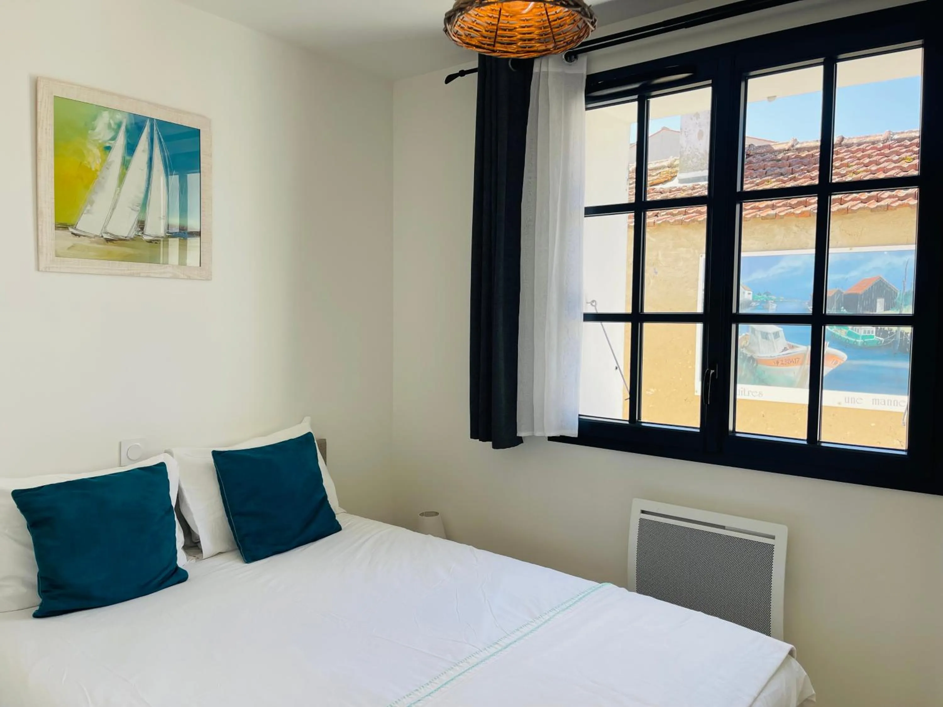 Bed in Clos des Aigrettes -6 Gîtes de charme et confort à 30m du Port de La Cotinière